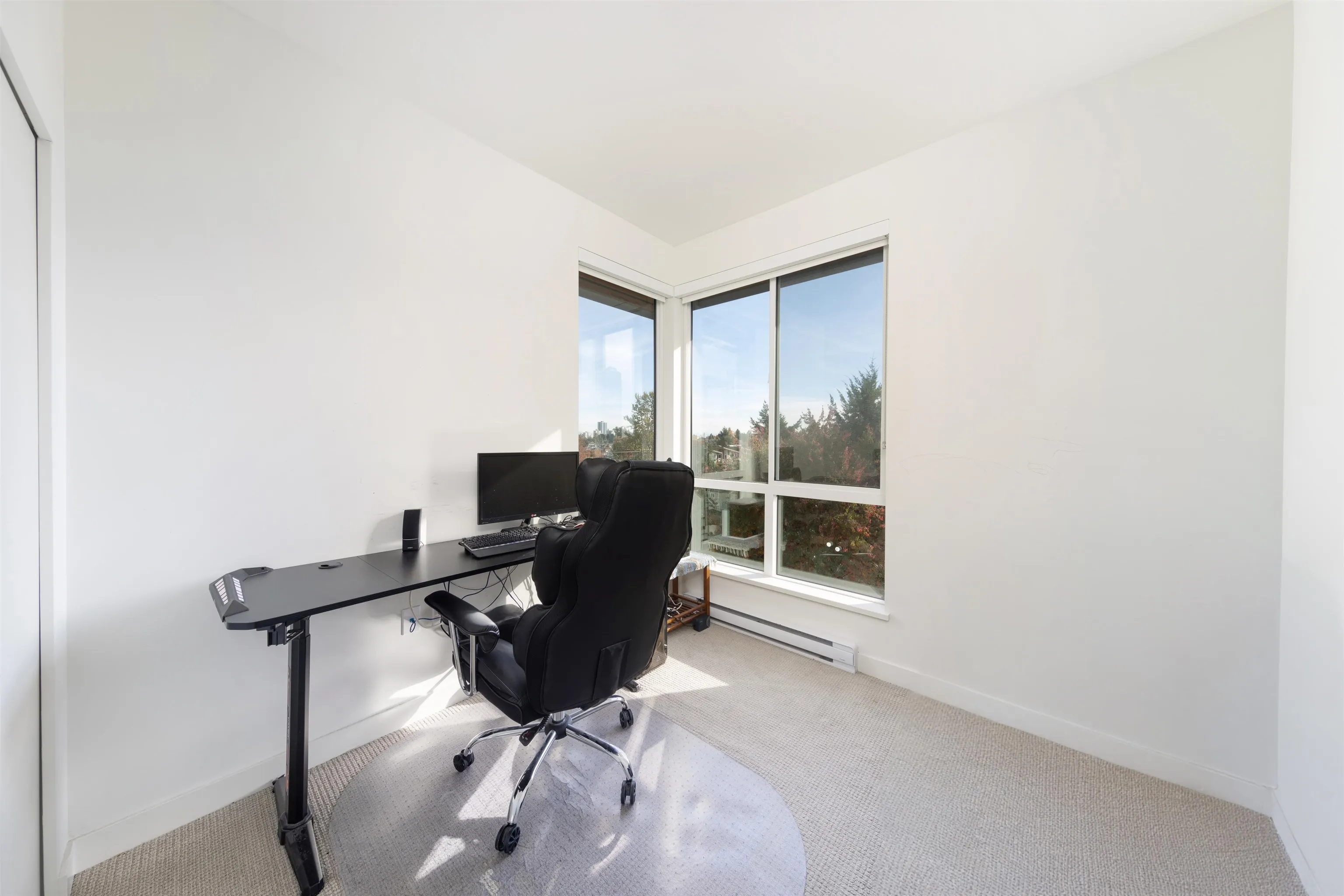 607 7588 16th Street