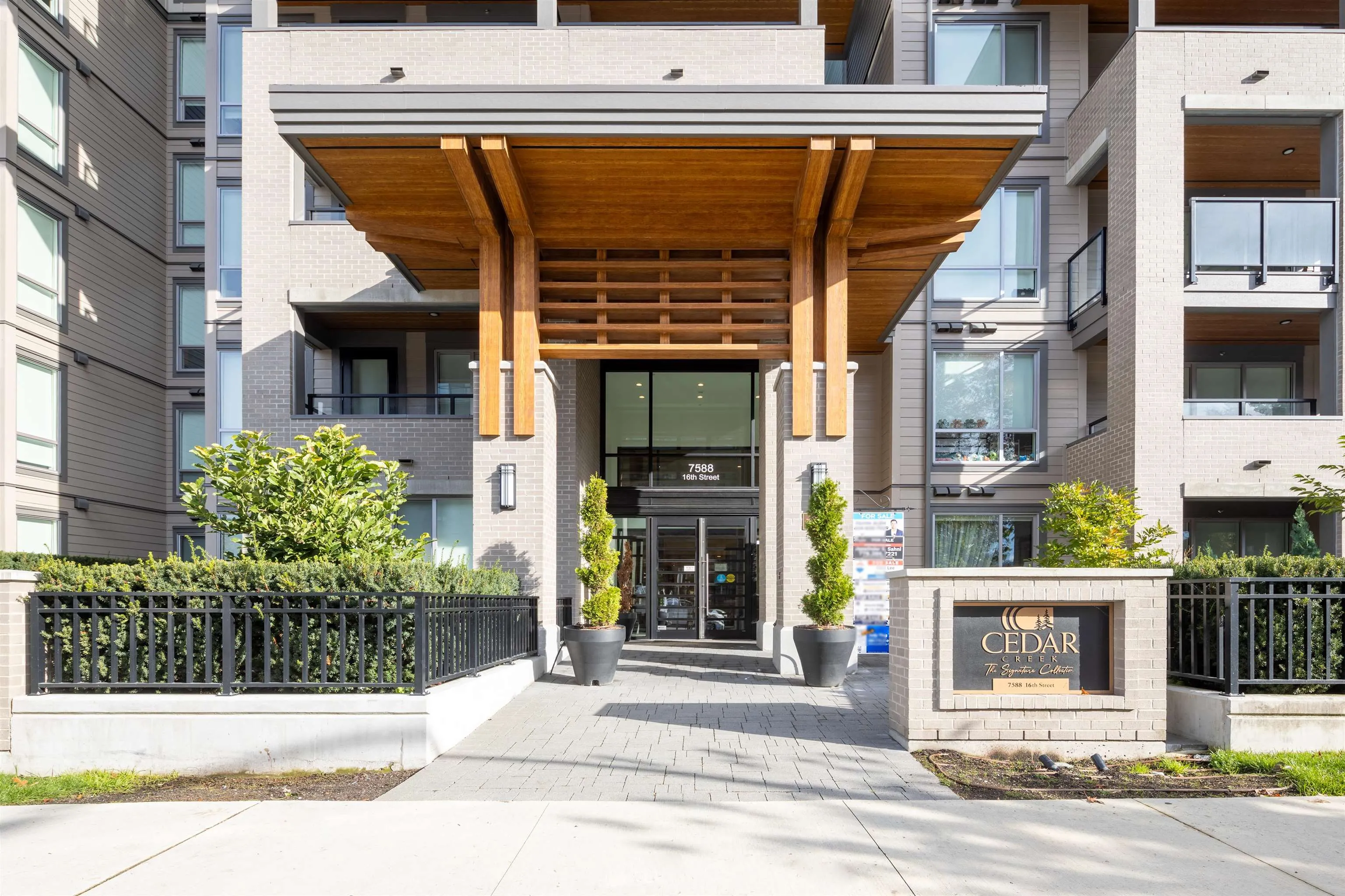 607 7588 16th Street