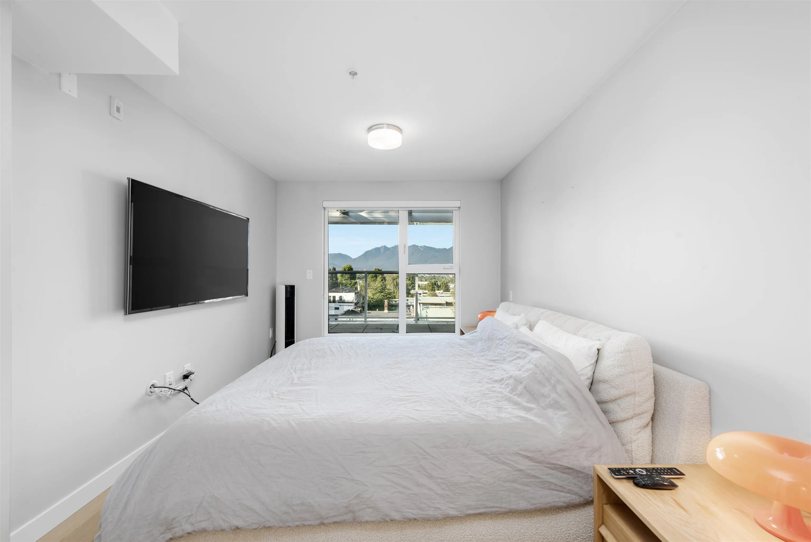 406 2508 Fraser Street