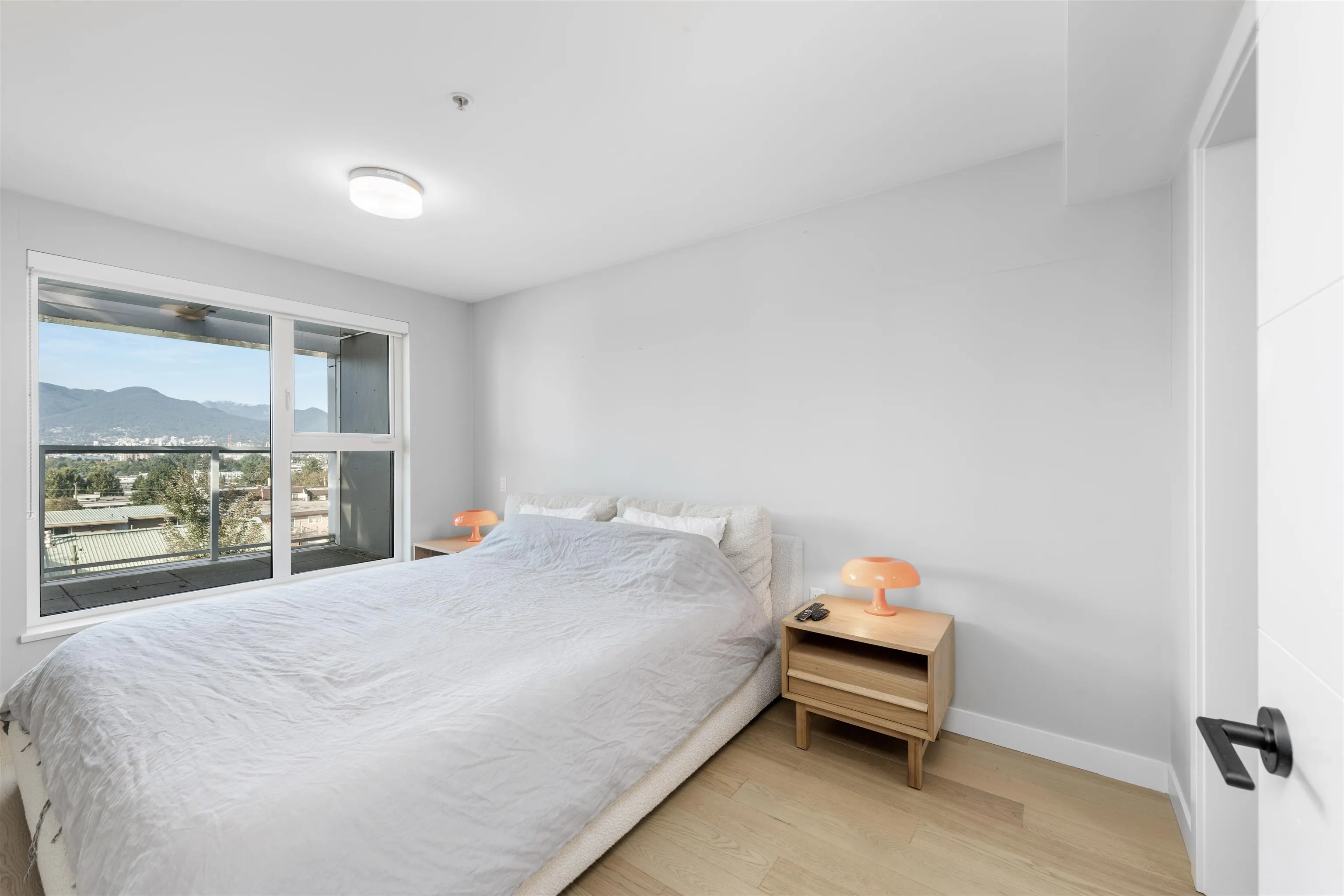 406 2508 Fraser Street