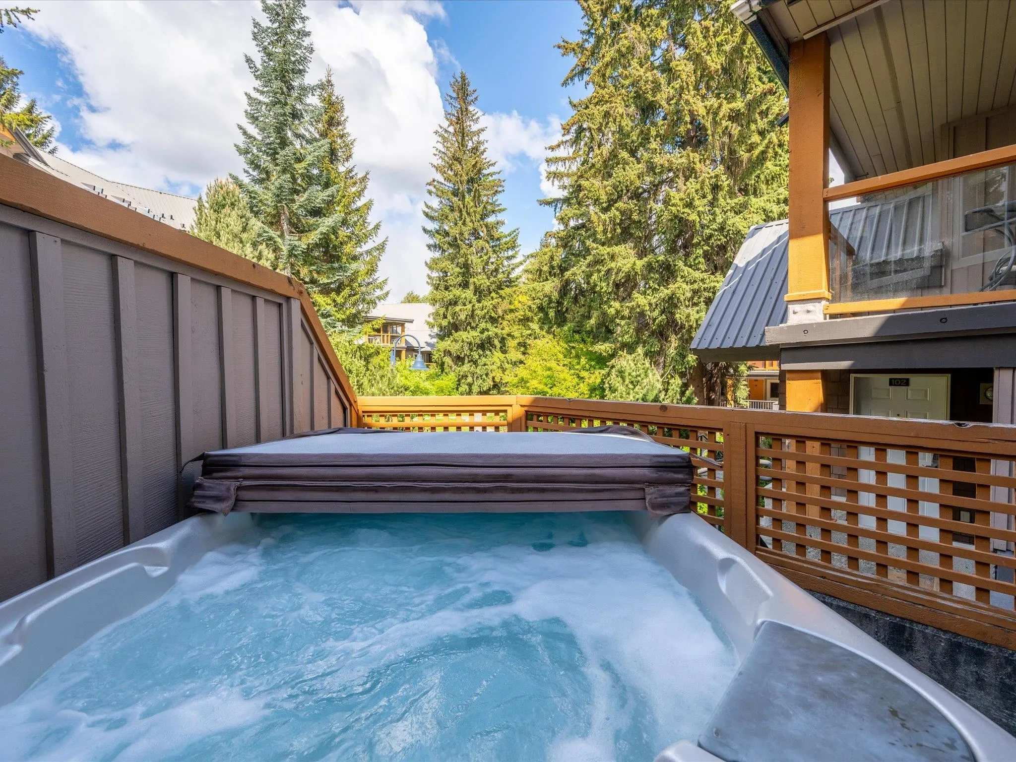 98 4388 Northlands Boulevard