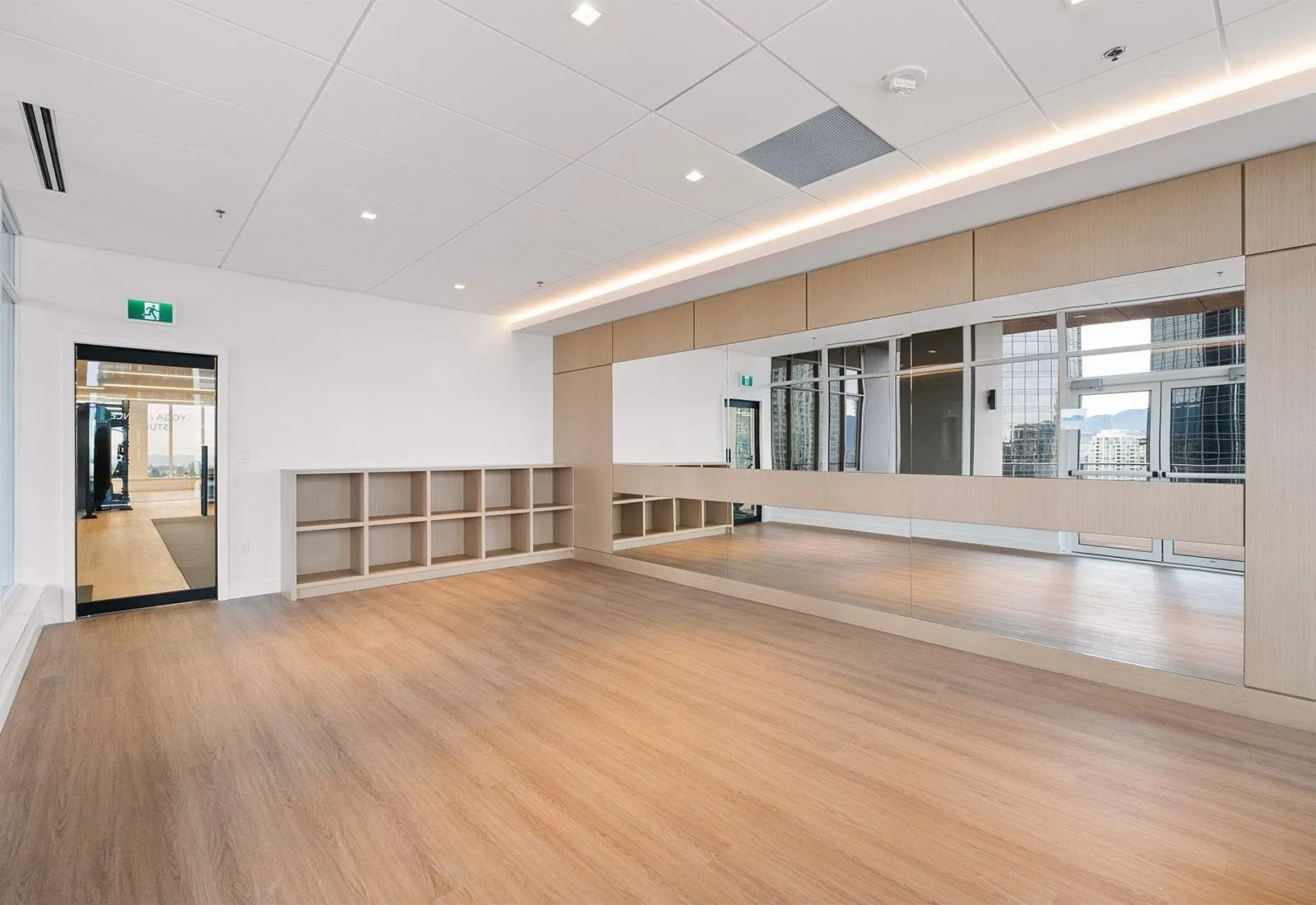 2001 6511 Sussex Avenue