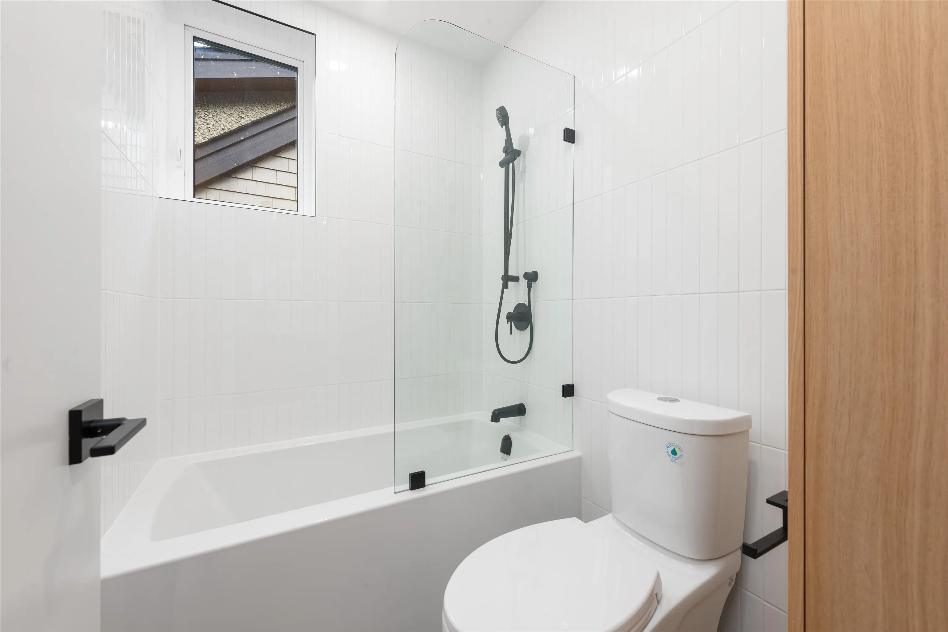 1 2764 W 14th Avenue