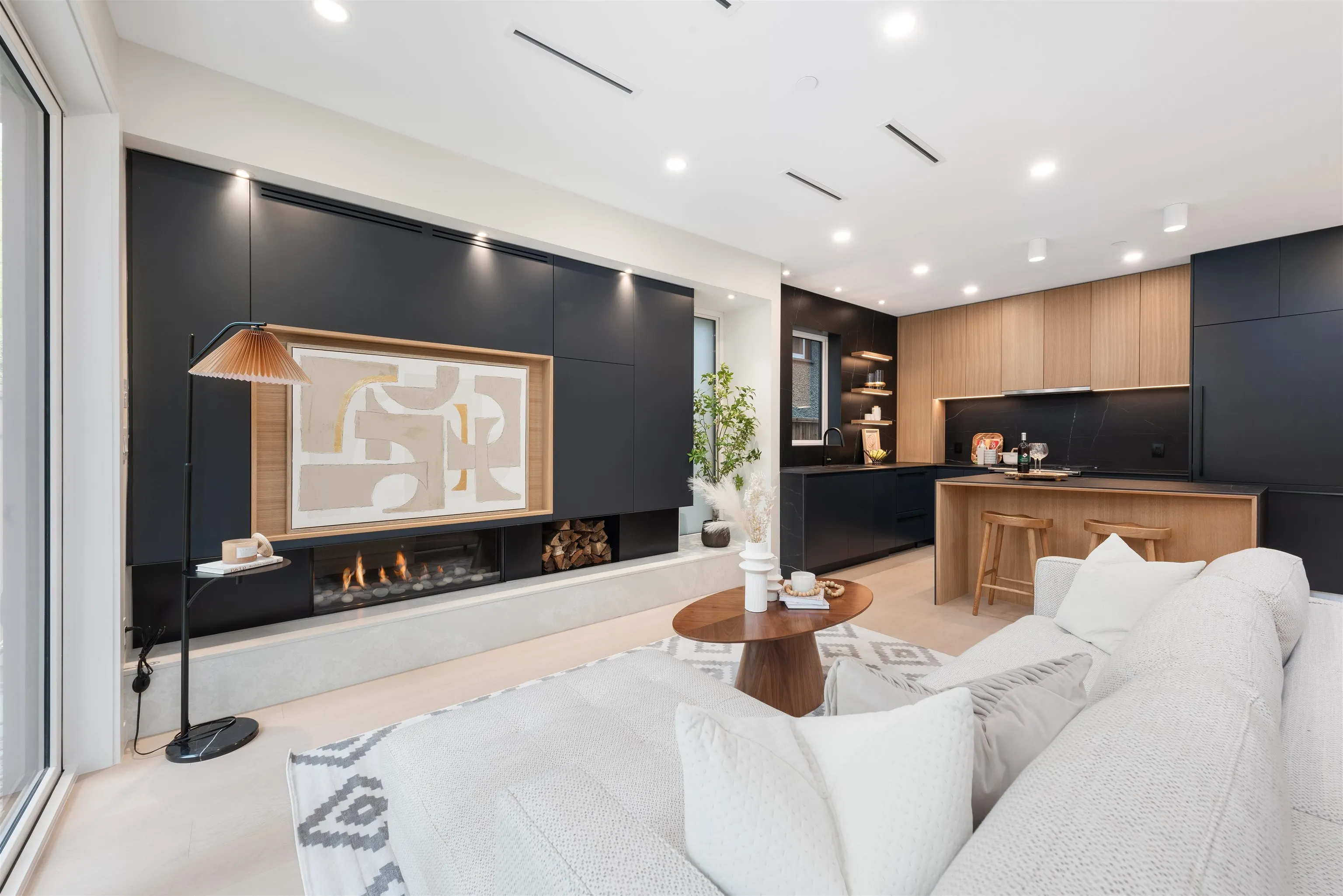 1 2764 W 14th Avenue