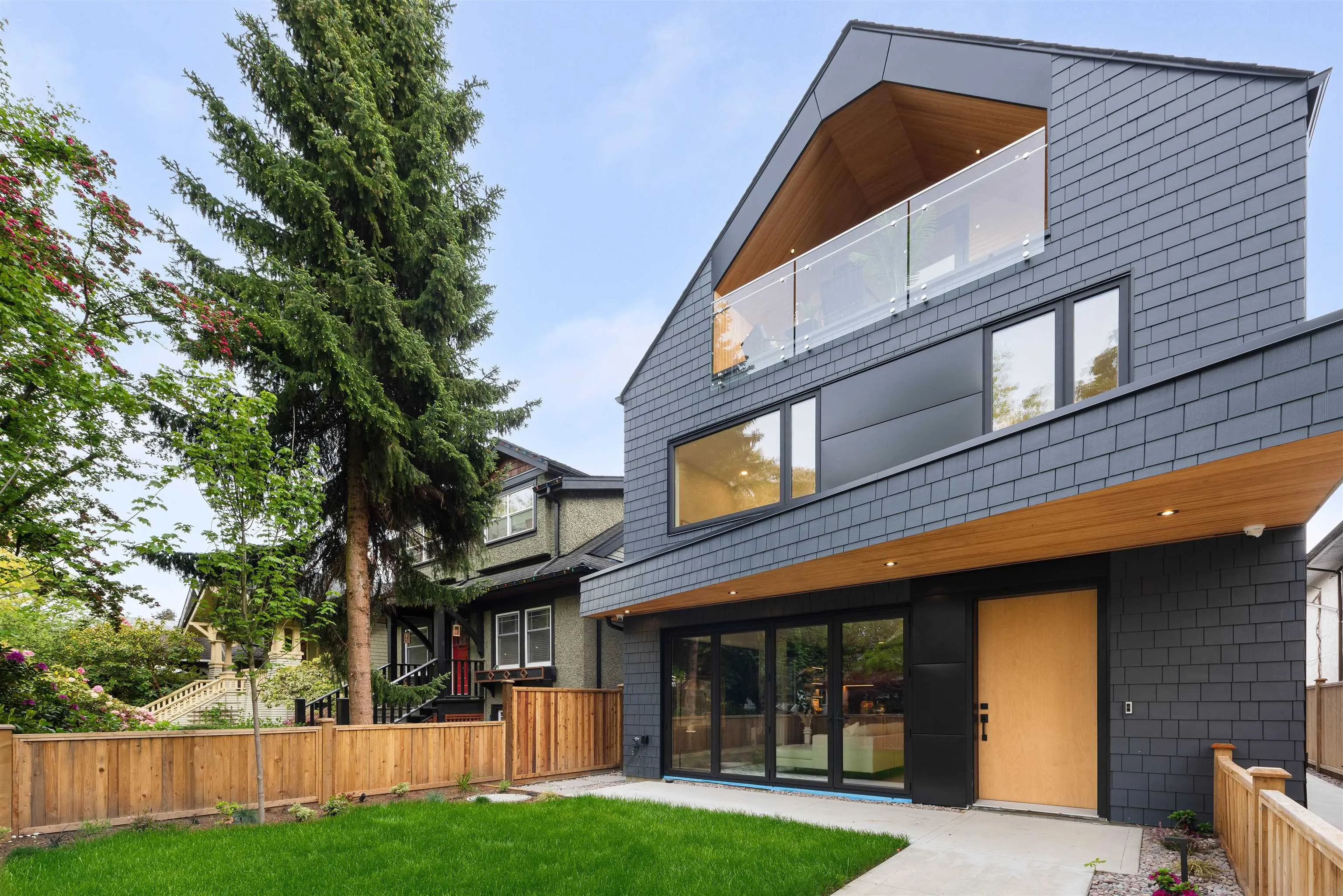 1 2764 W 14th Avenue