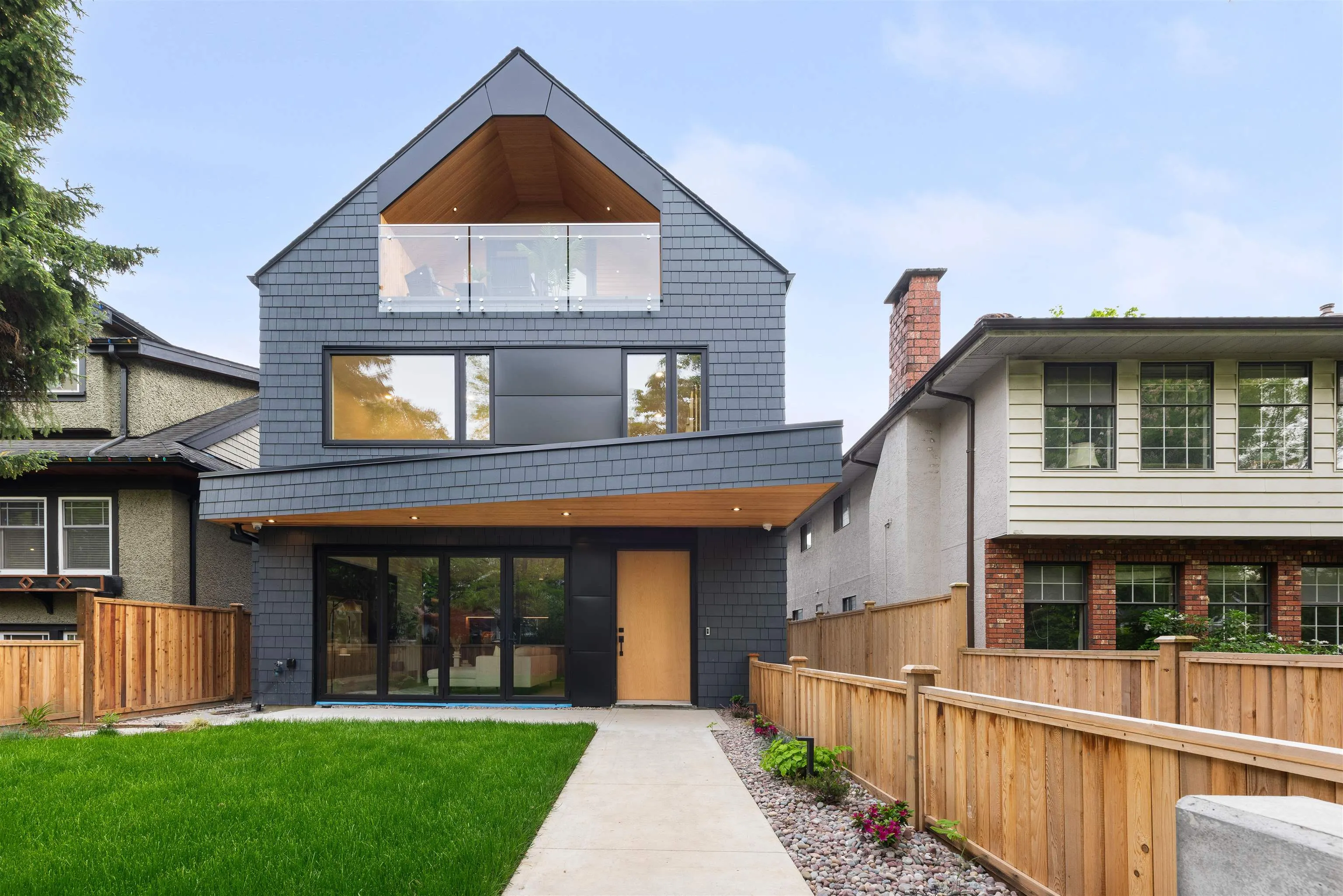 1 2764 W 14th Avenue