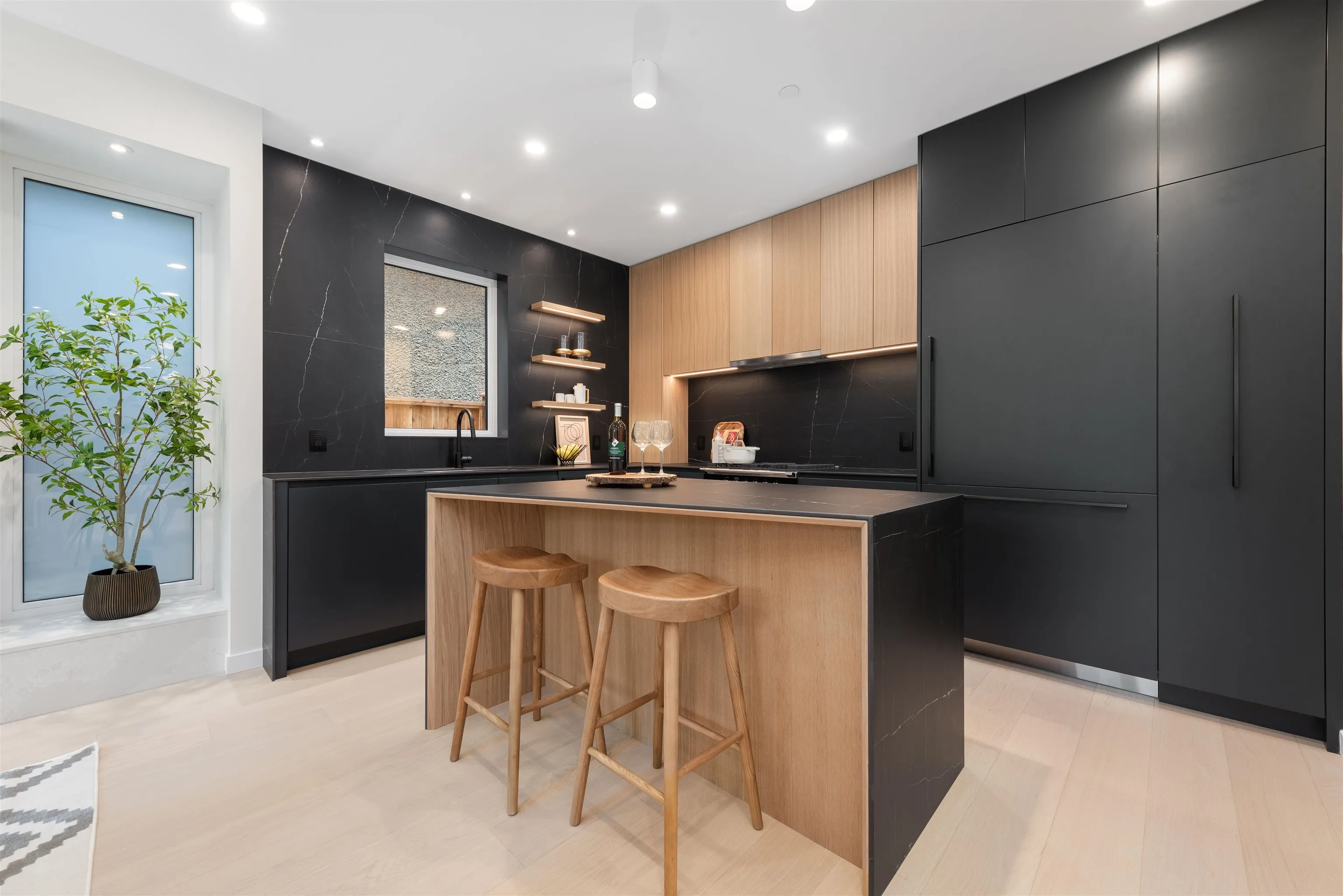 1 2764 W 14th Avenue