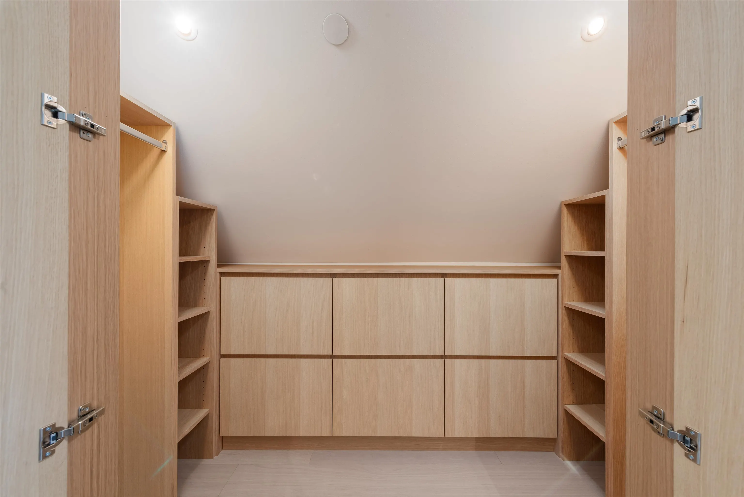 2 2764 W 14th Avenue