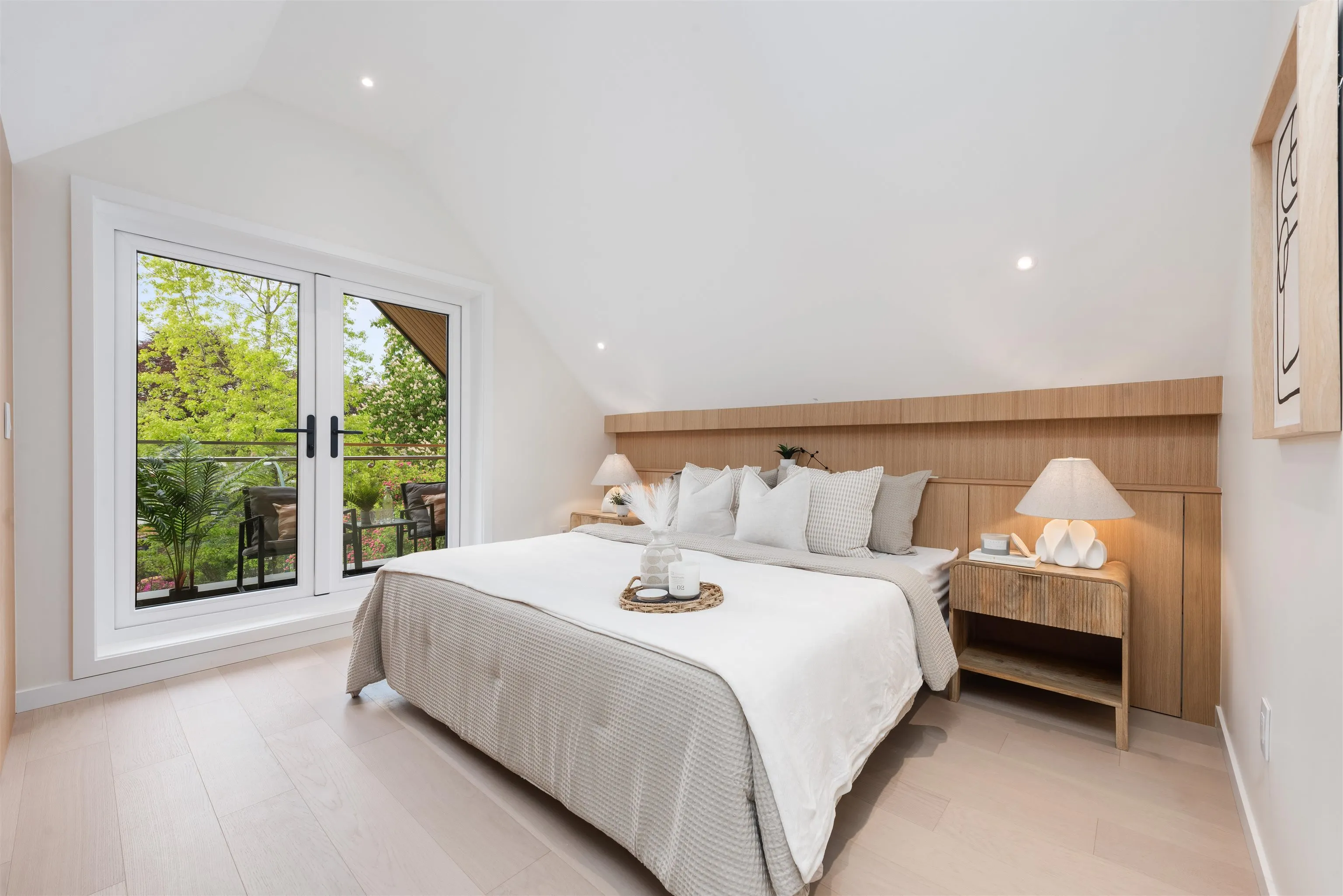 2 2764 W 14th Avenue