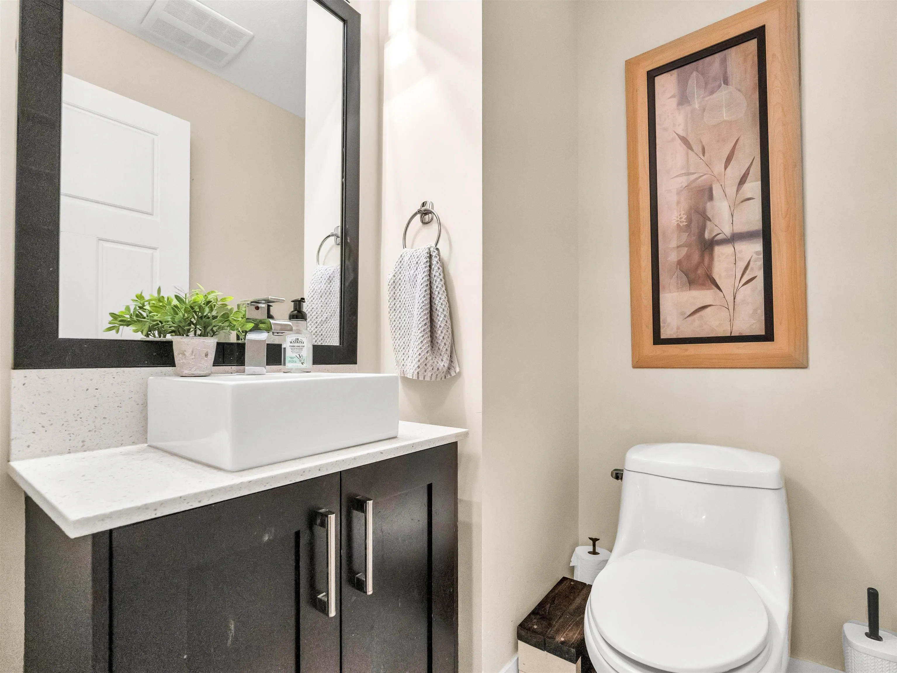 103 1418 Cartier Avenue