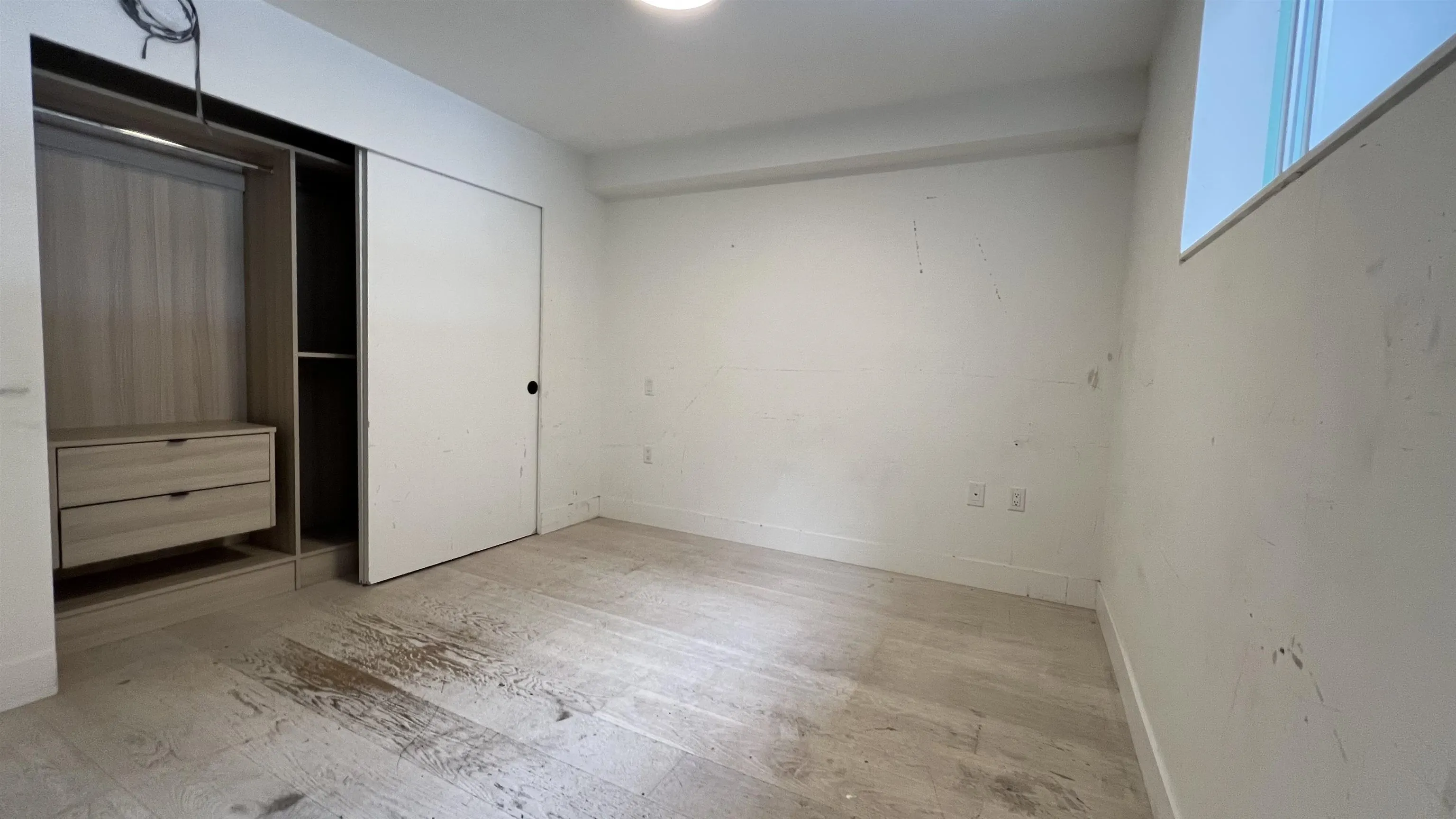 401 300 Salter Street