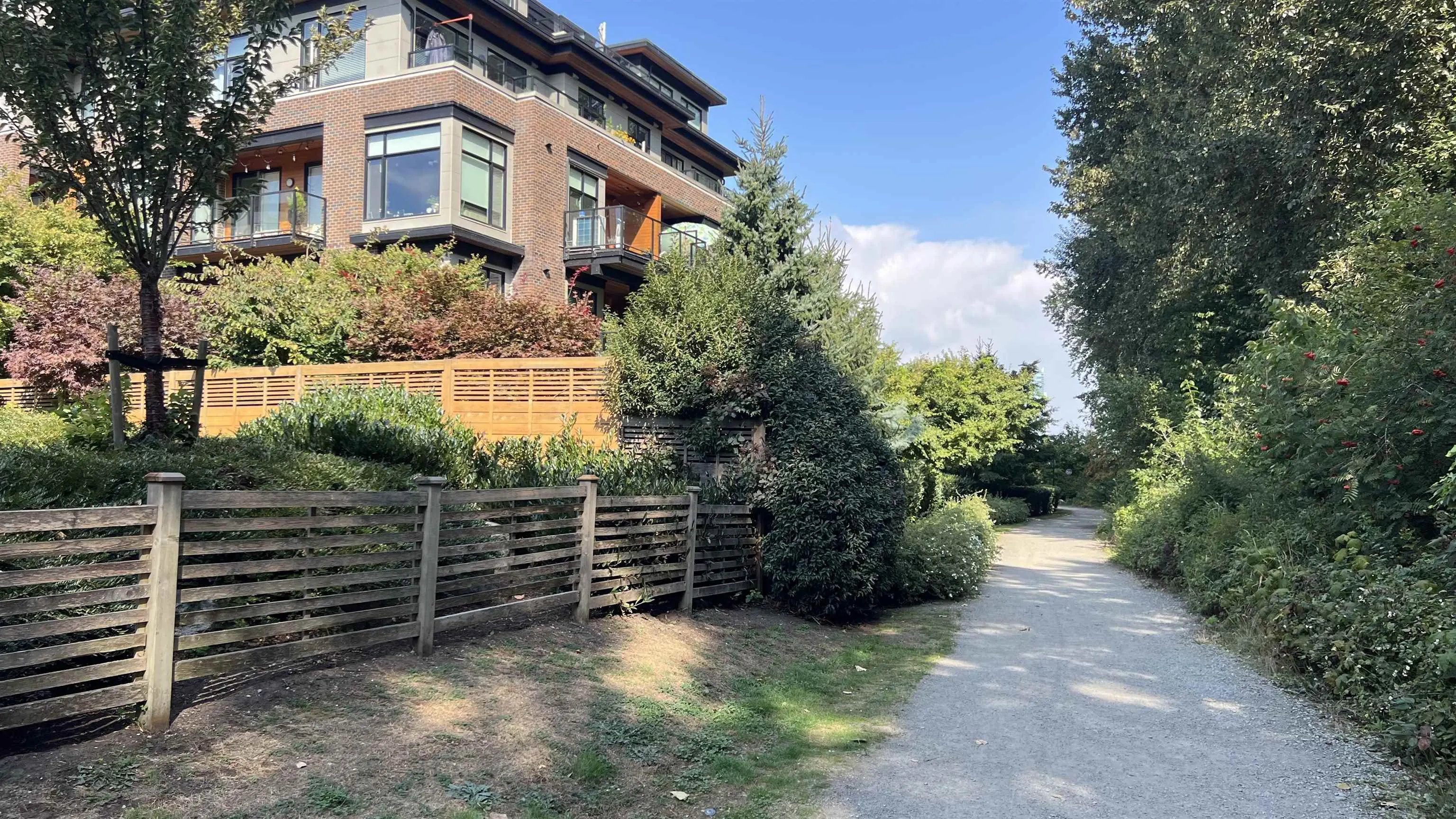 401 300 Salter Street