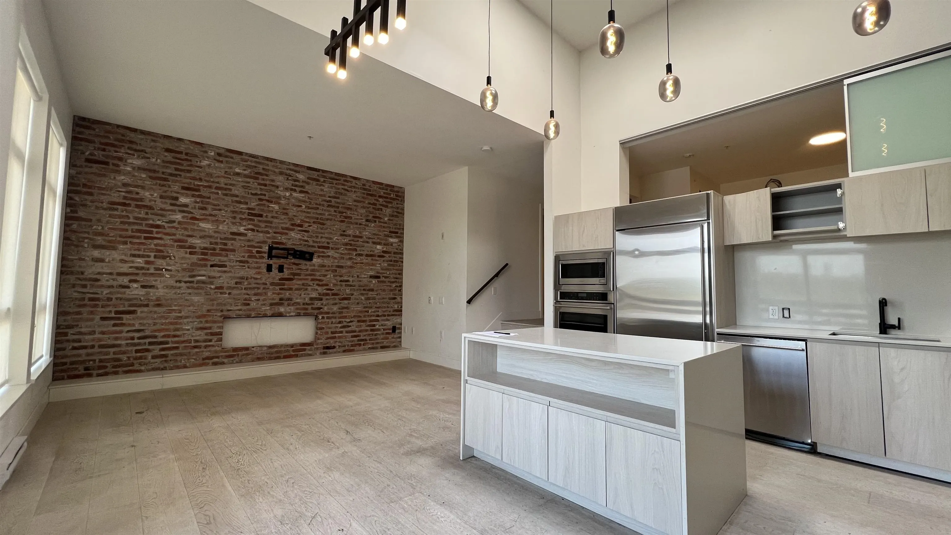 401 300 Salter Street