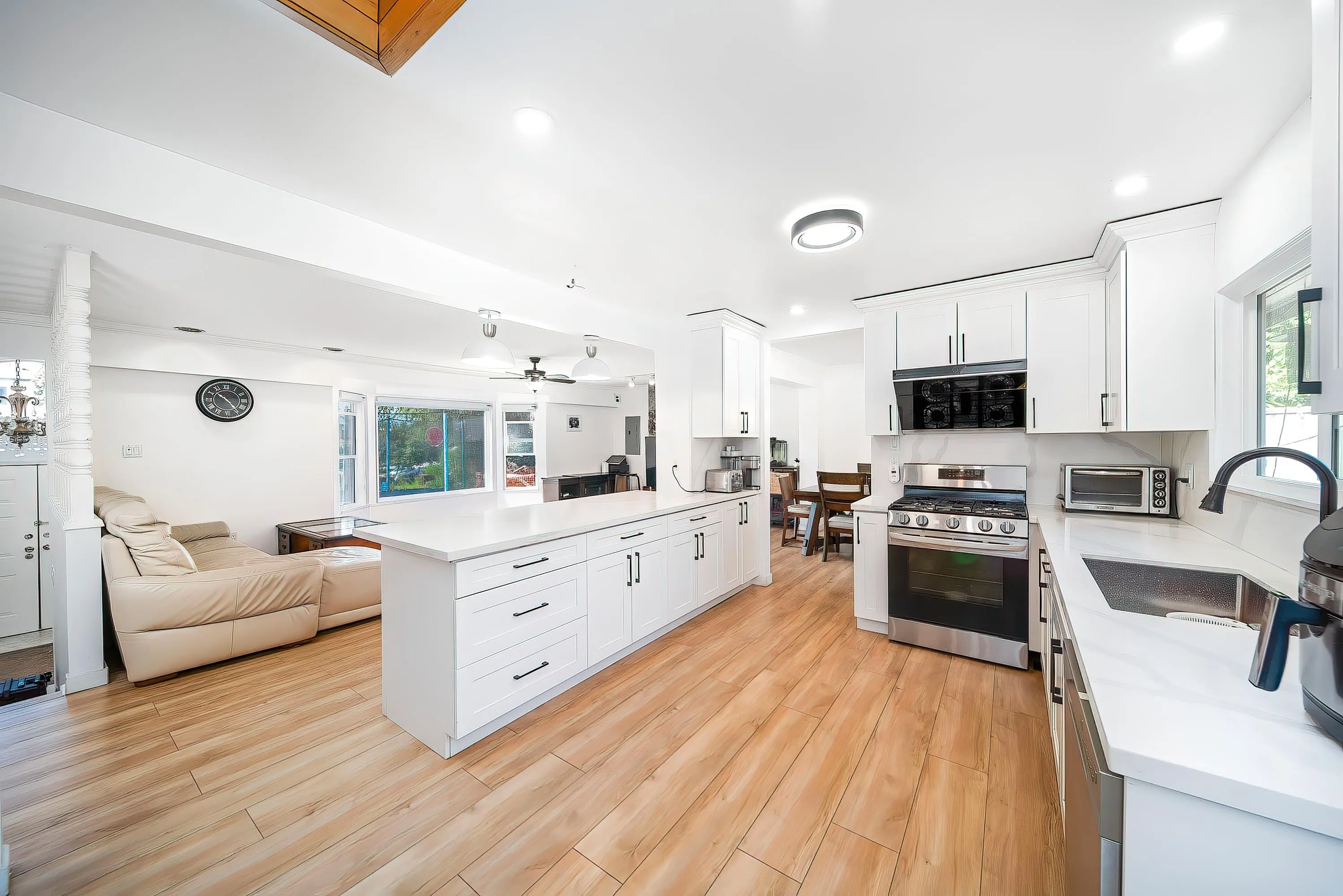 2011 Paulus Crescent