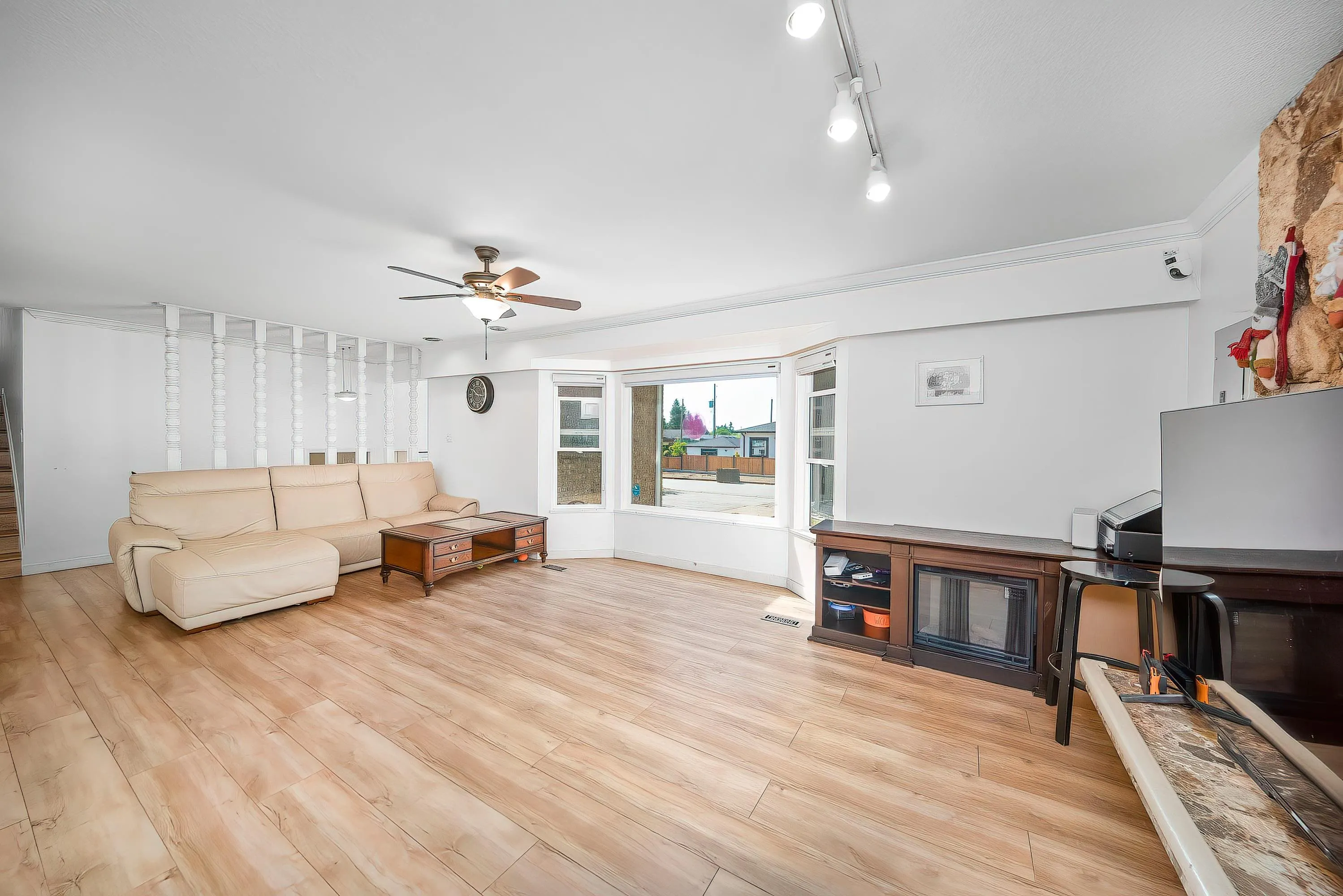 2011 Paulus Crescent