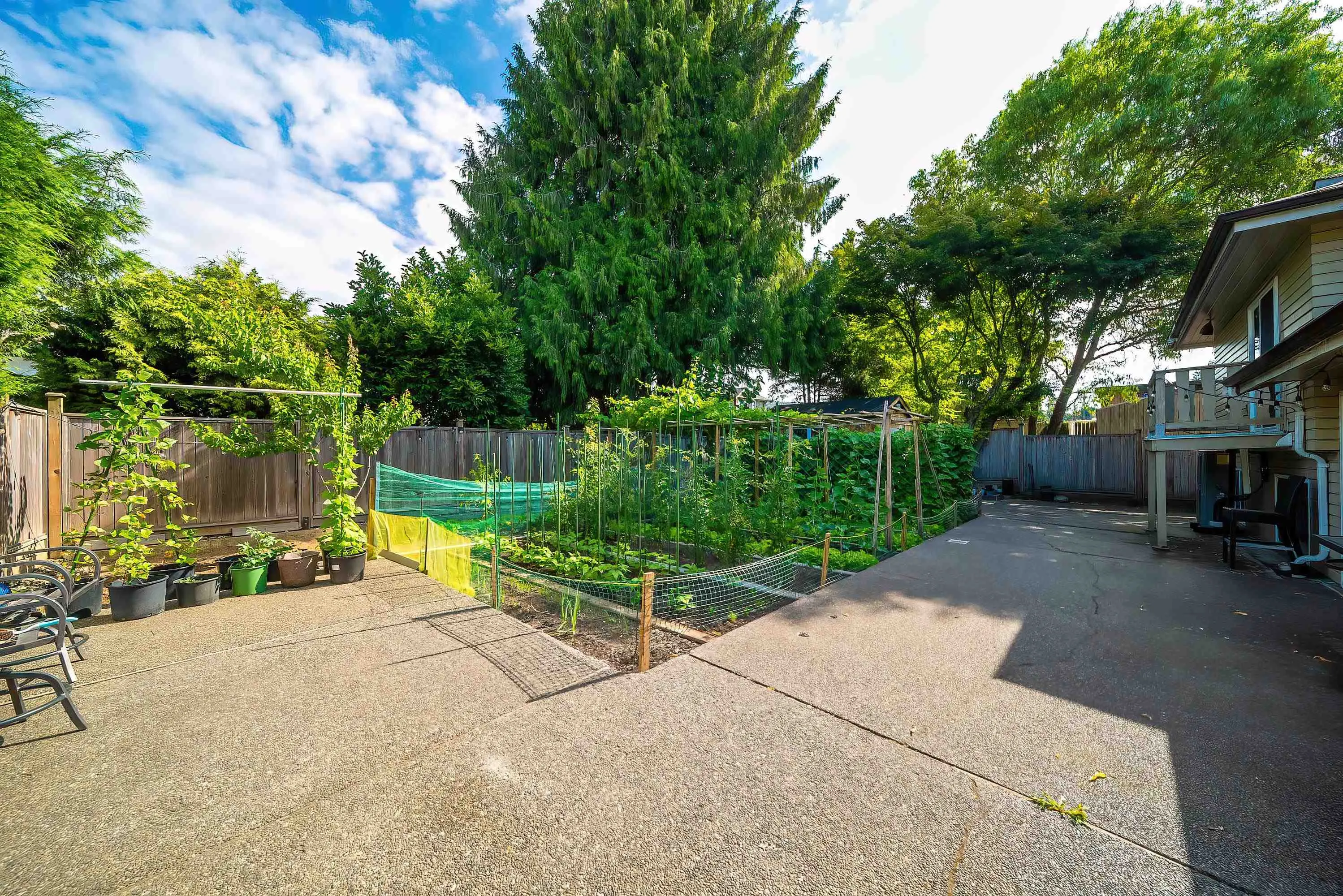 2011 Paulus Crescent