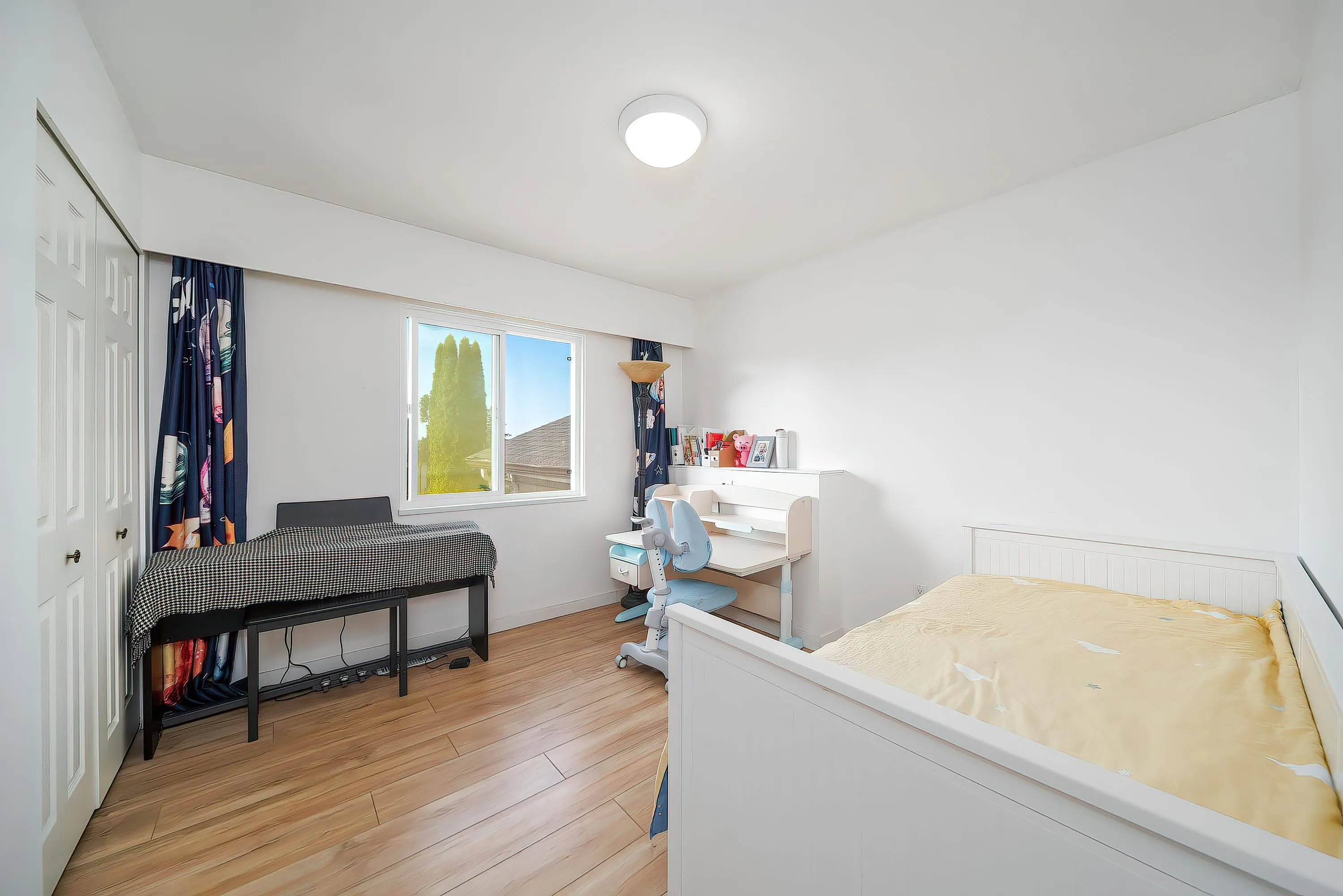 2011 Paulus Crescent