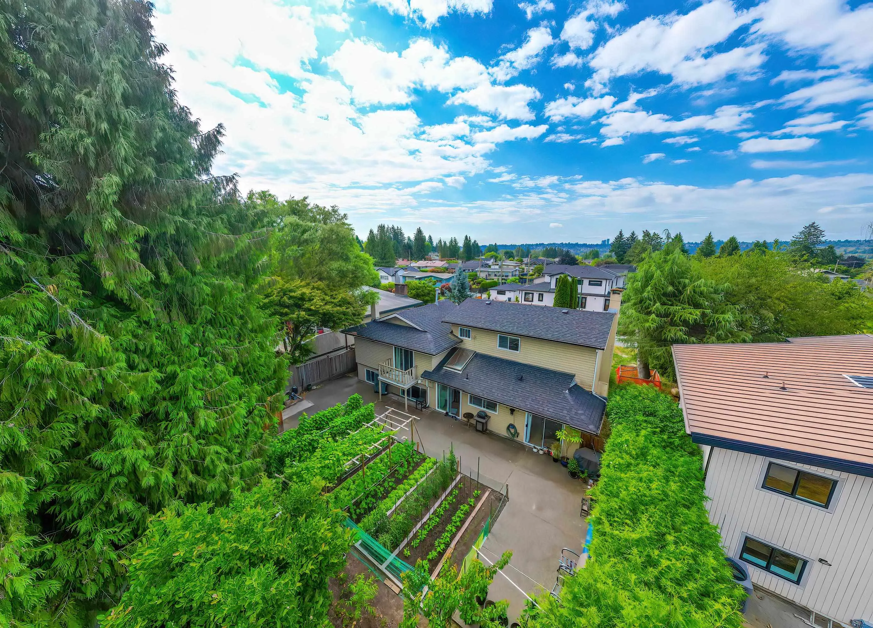 2011 Paulus Crescent