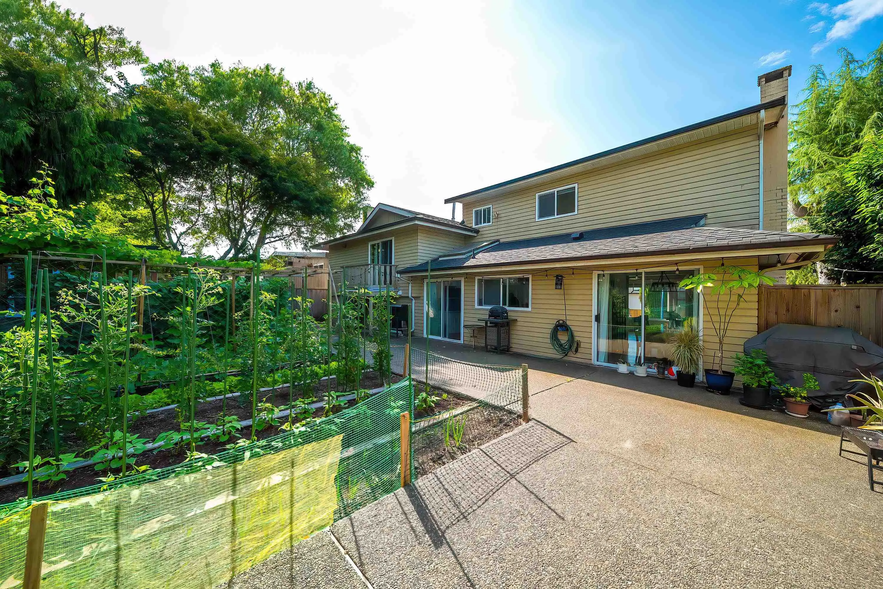 2011 Paulus Crescent