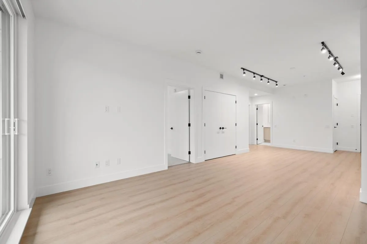 509 3075 Murray Street