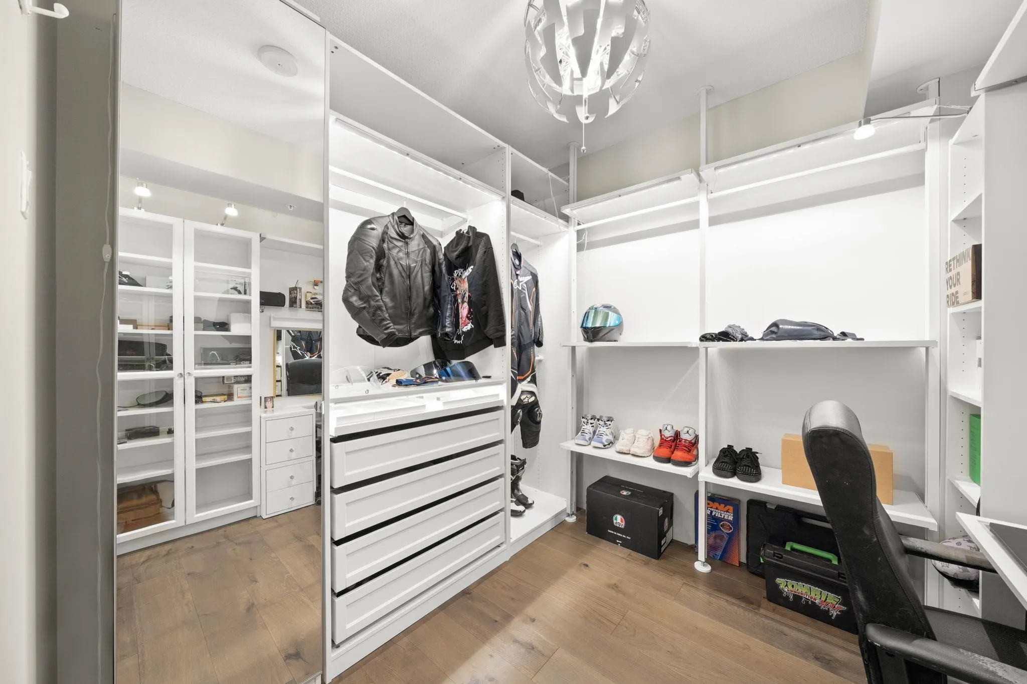 1004 2968 Glen Drive