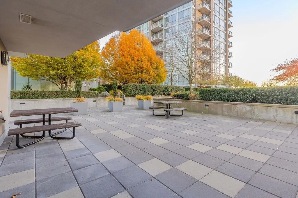 1004 2968 Glen Drive