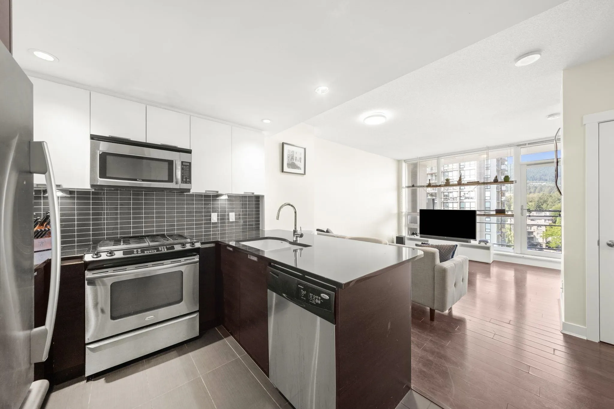 1004 2968 Glen Drive