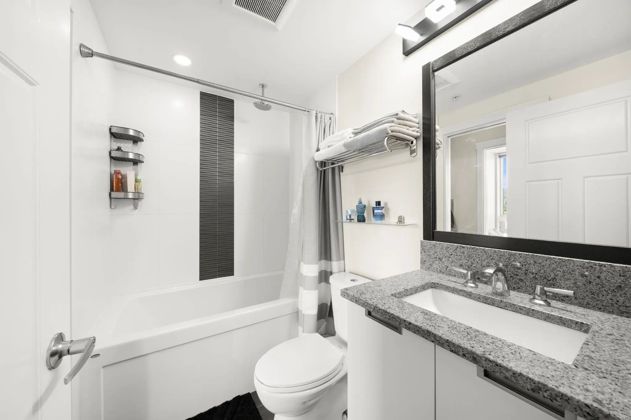 1004 2968 Glen Drive