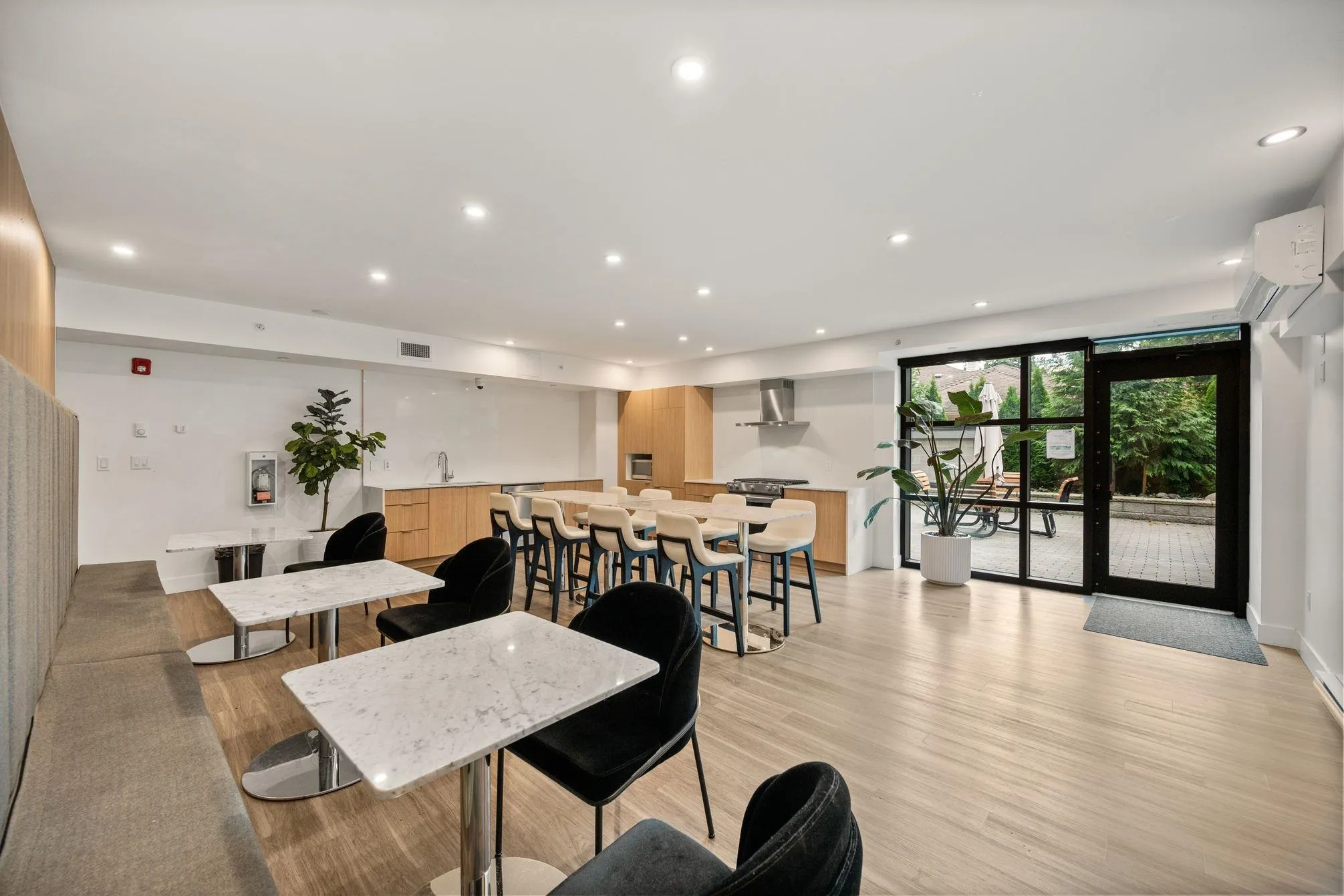 207 6950 Nicholson Road