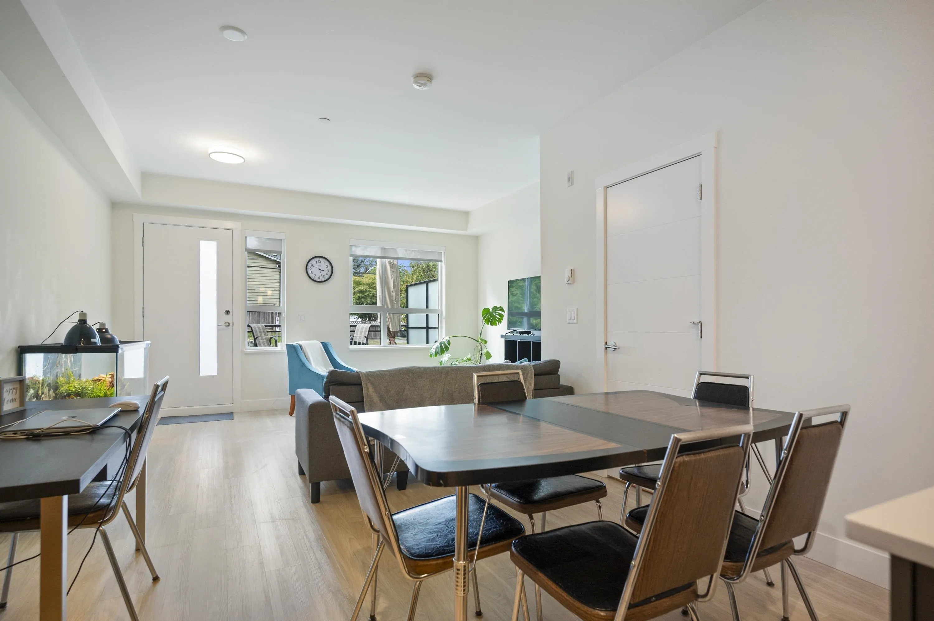 207 6950 Nicholson Road