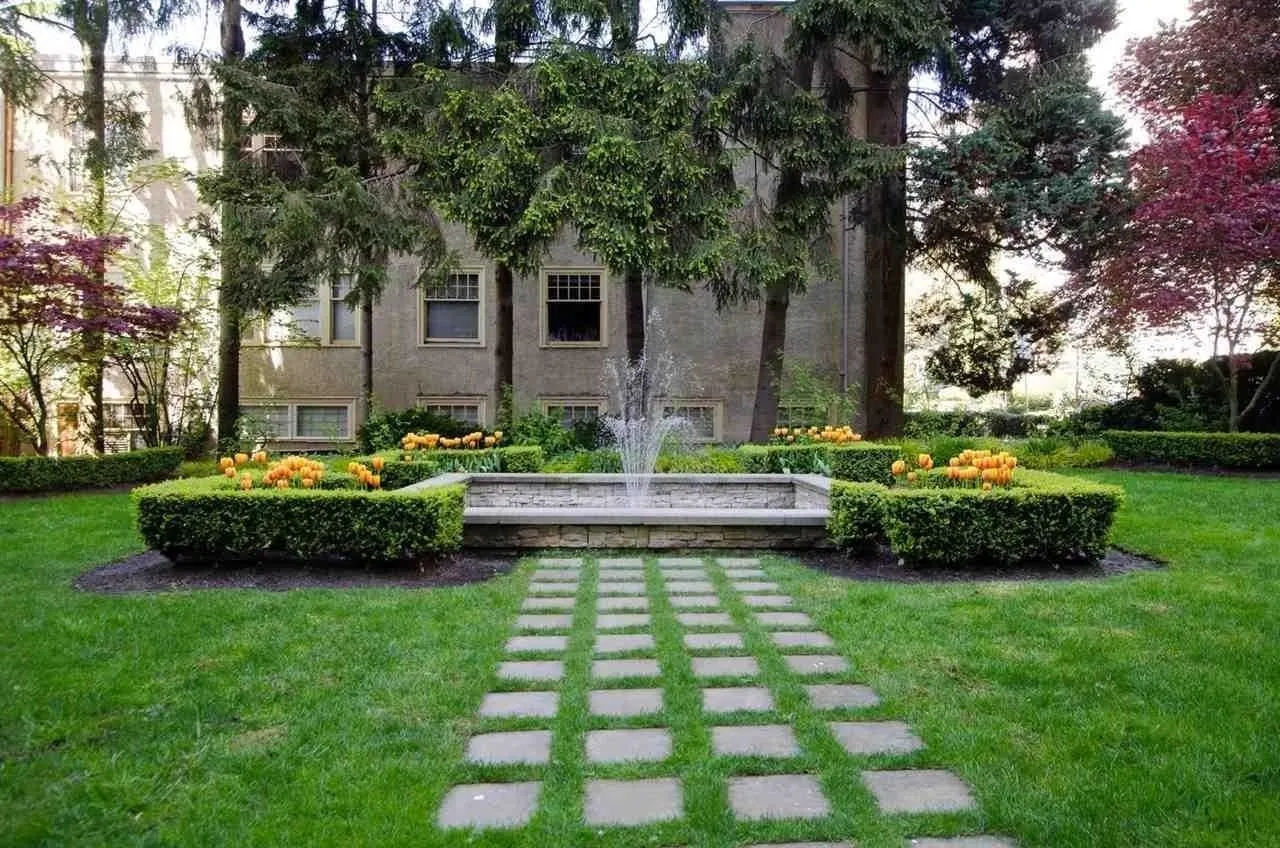 1908 1850 Comox Street