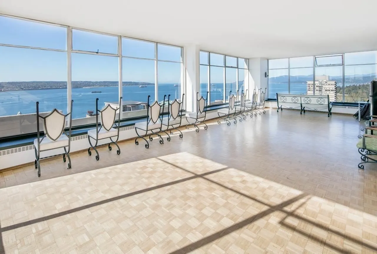 1908 1850 Comox Street