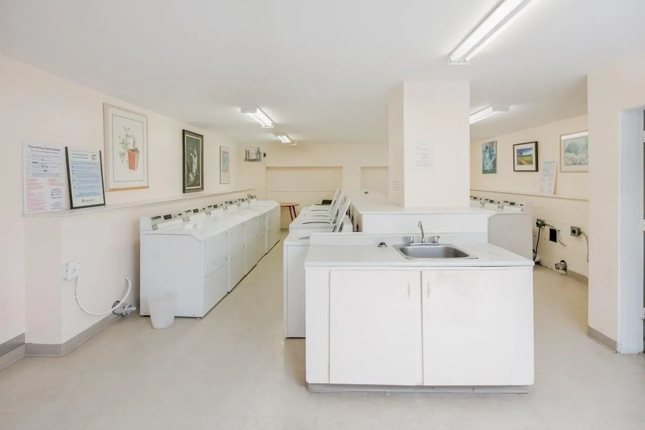 1908 1850 Comox Street