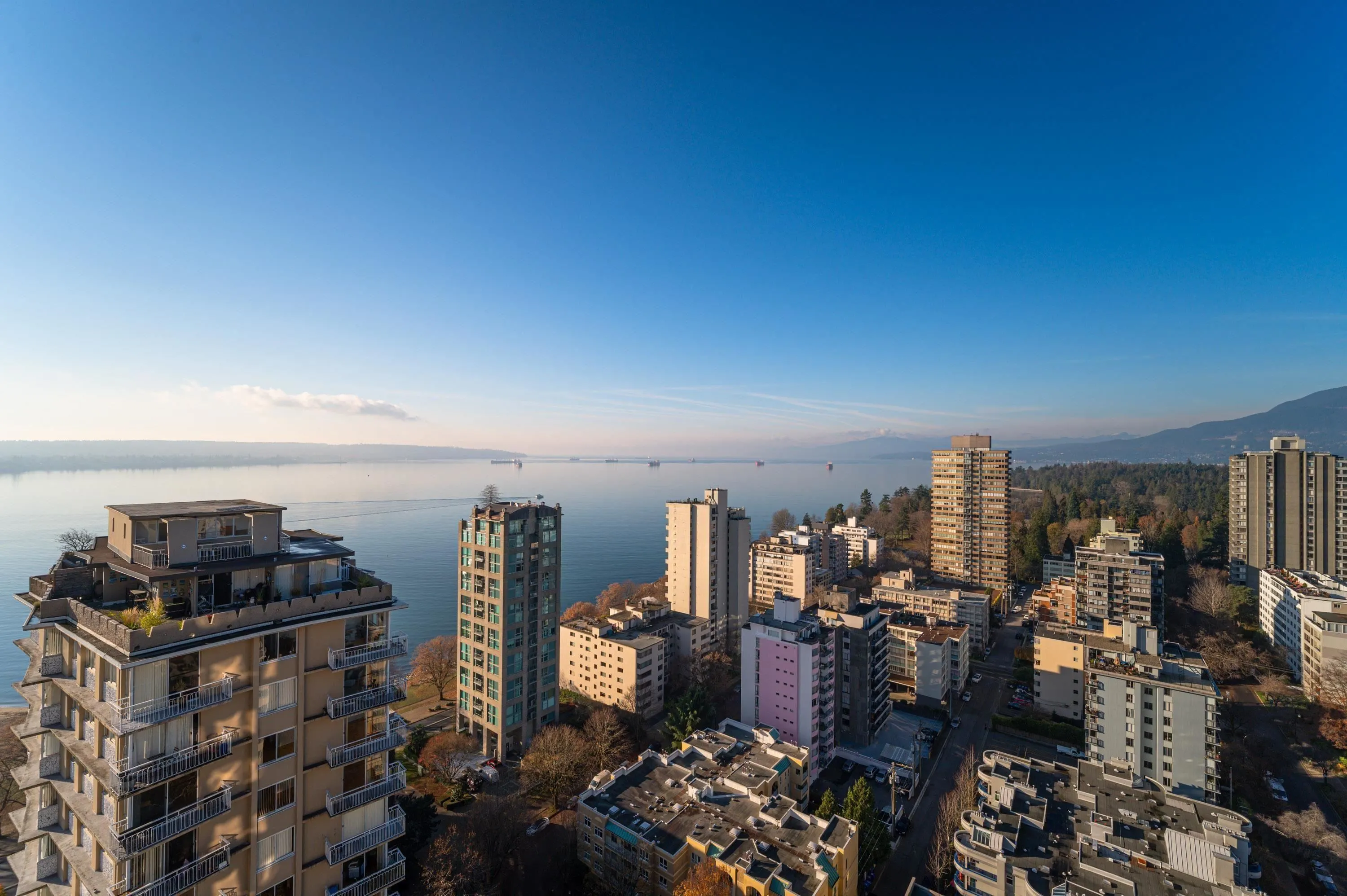 1908 1850 Comox Street