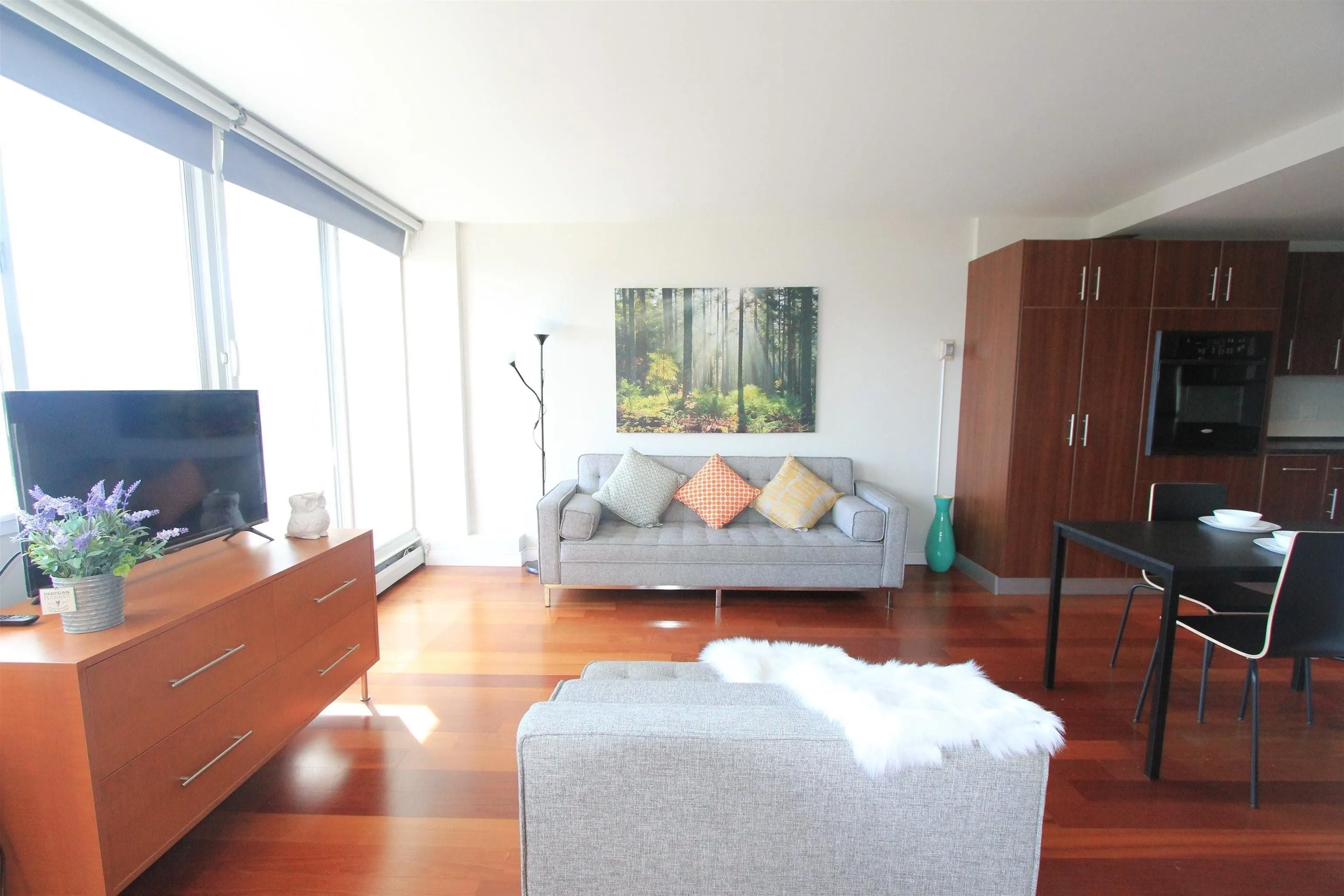 1908 1850 Comox Street