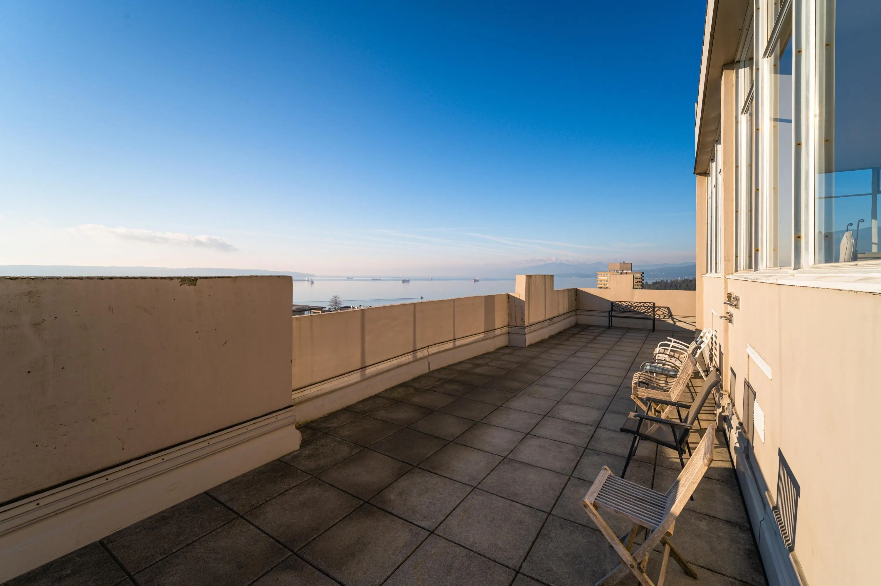 1908 1850 Comox Street