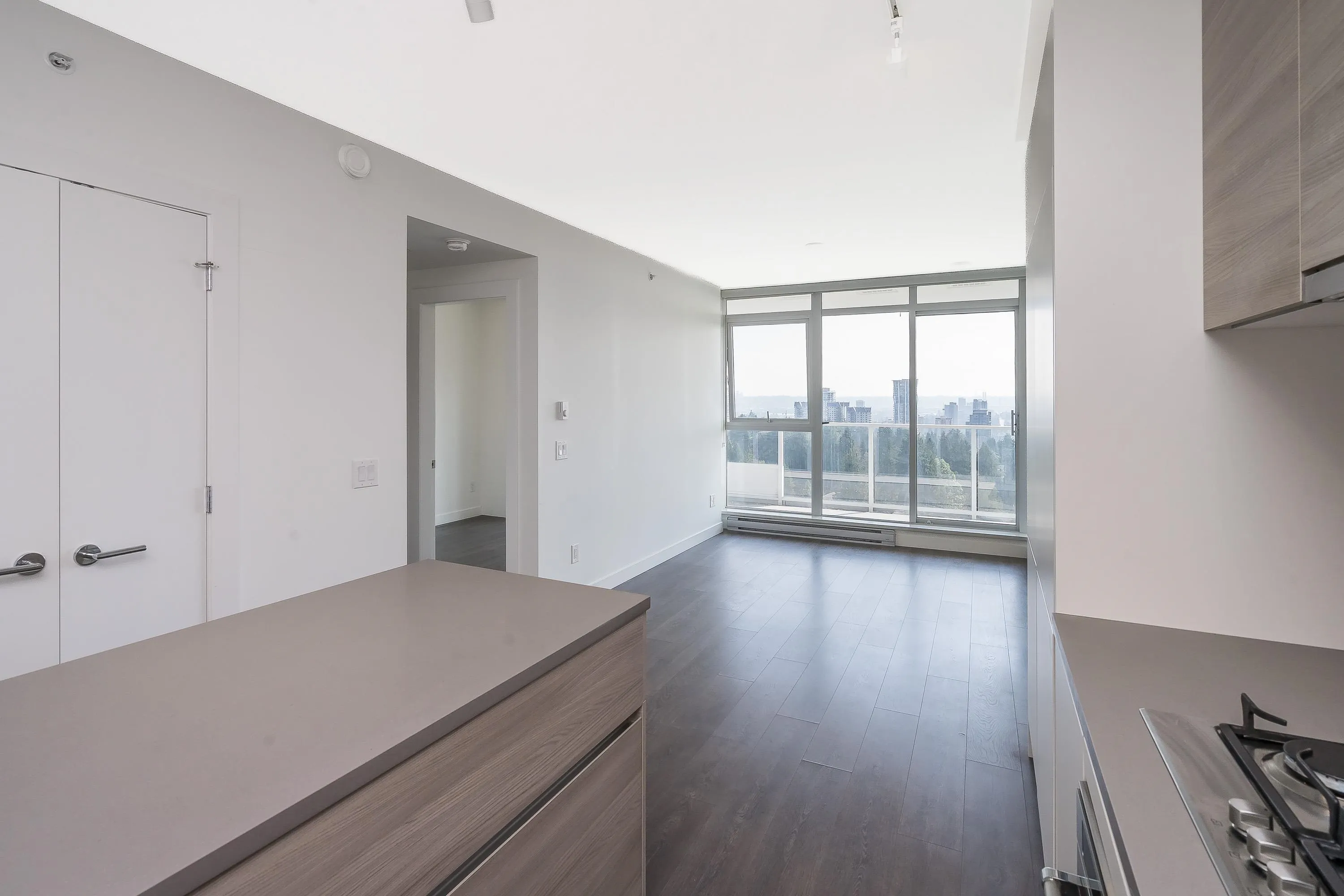 1405 657 Whiting Way