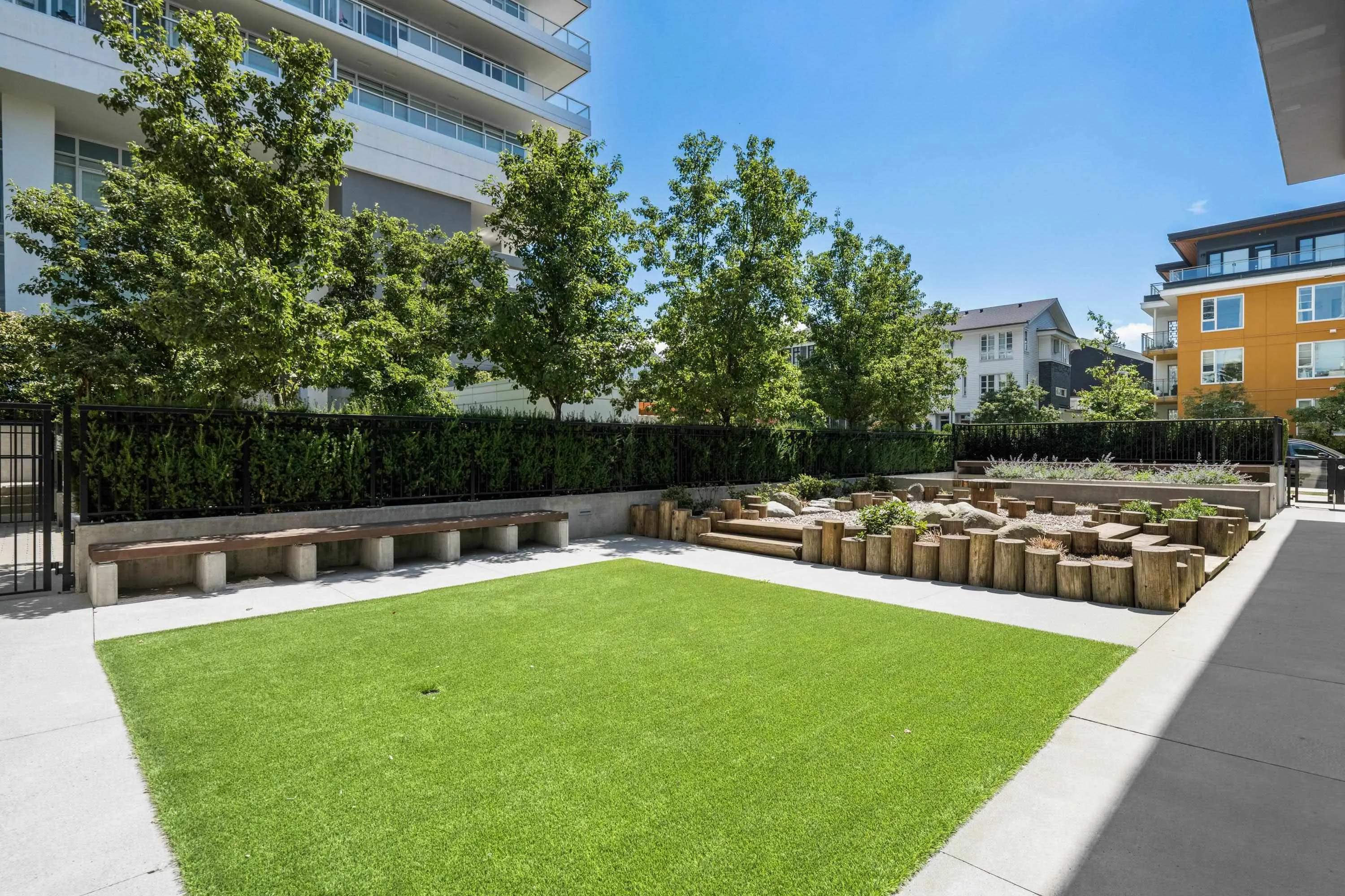 1405 657 Whiting Way