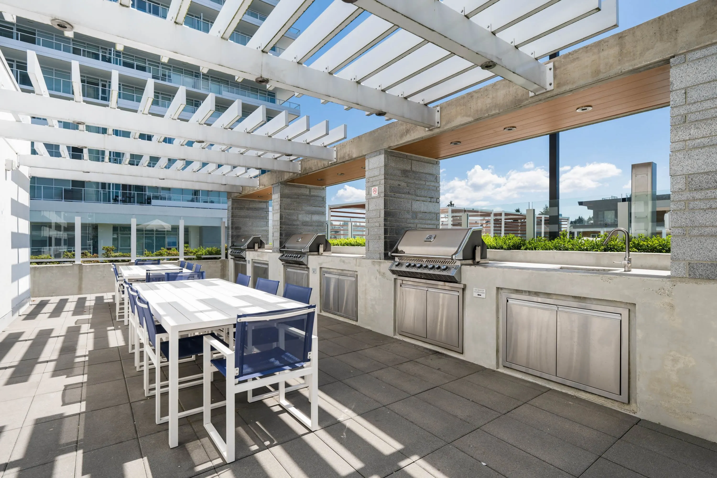 1405 657 Whiting Way