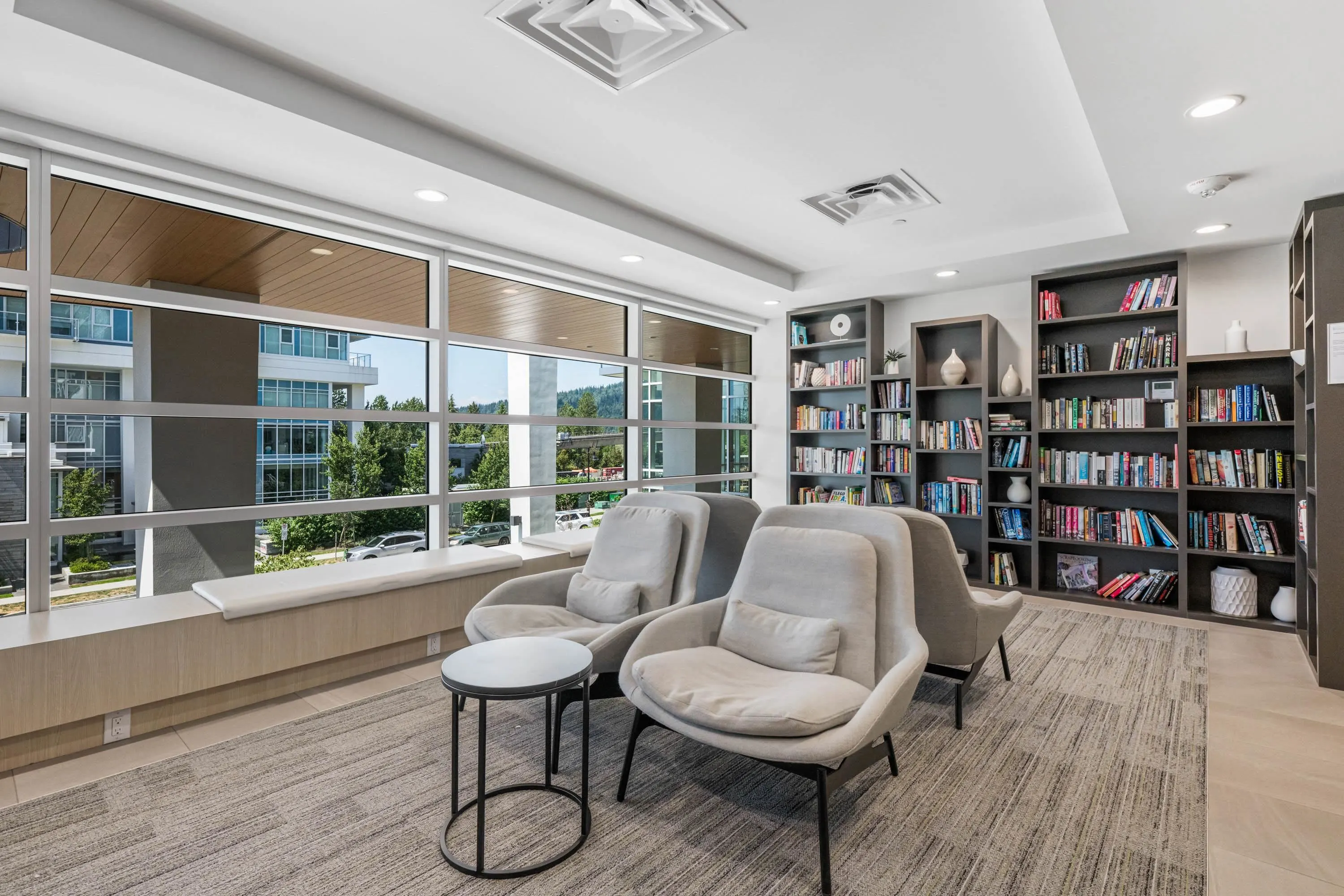 1405 657 Whiting Way