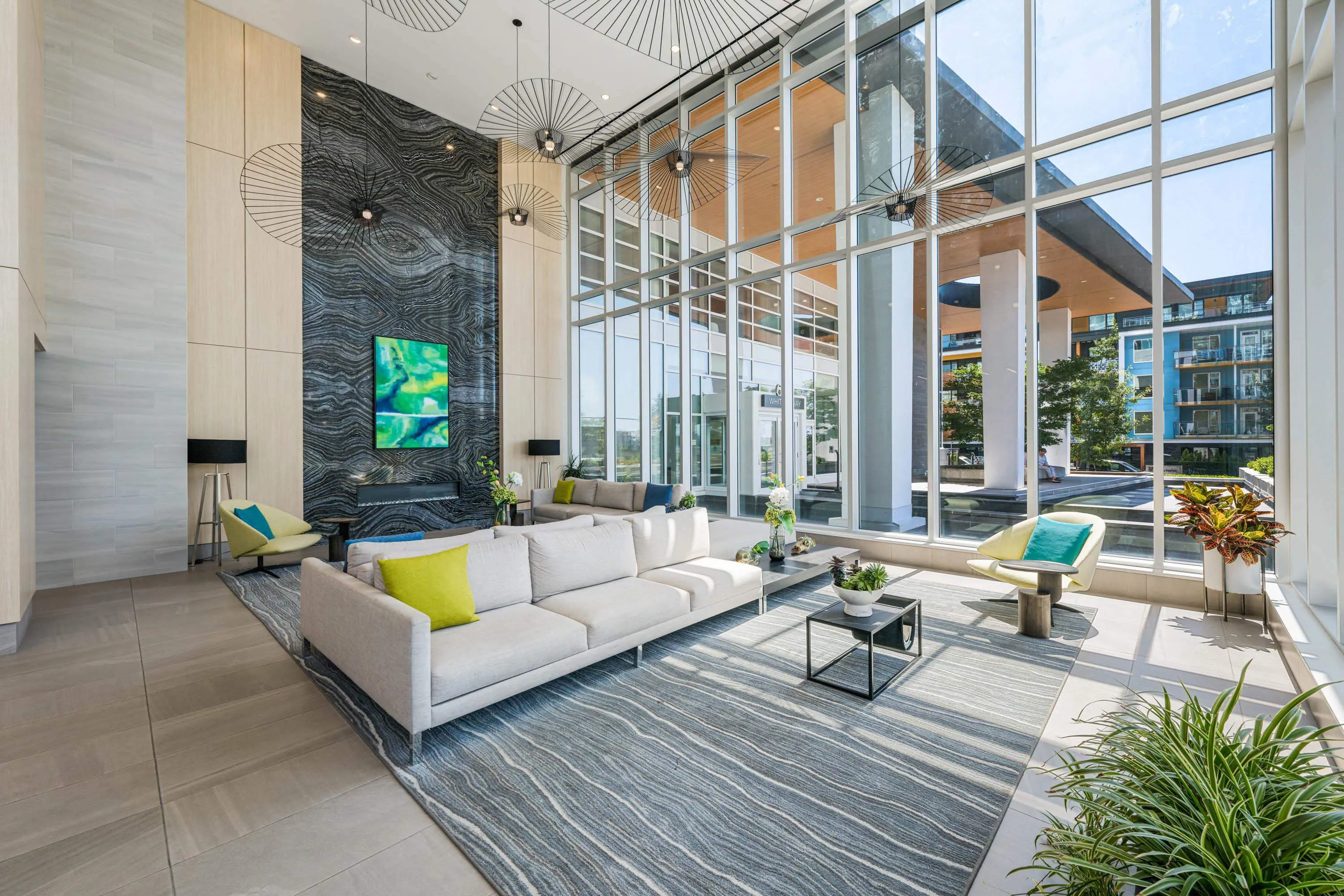 1405 657 Whiting Way