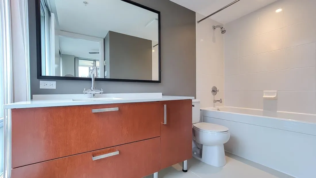 804 1255 Seymour Street