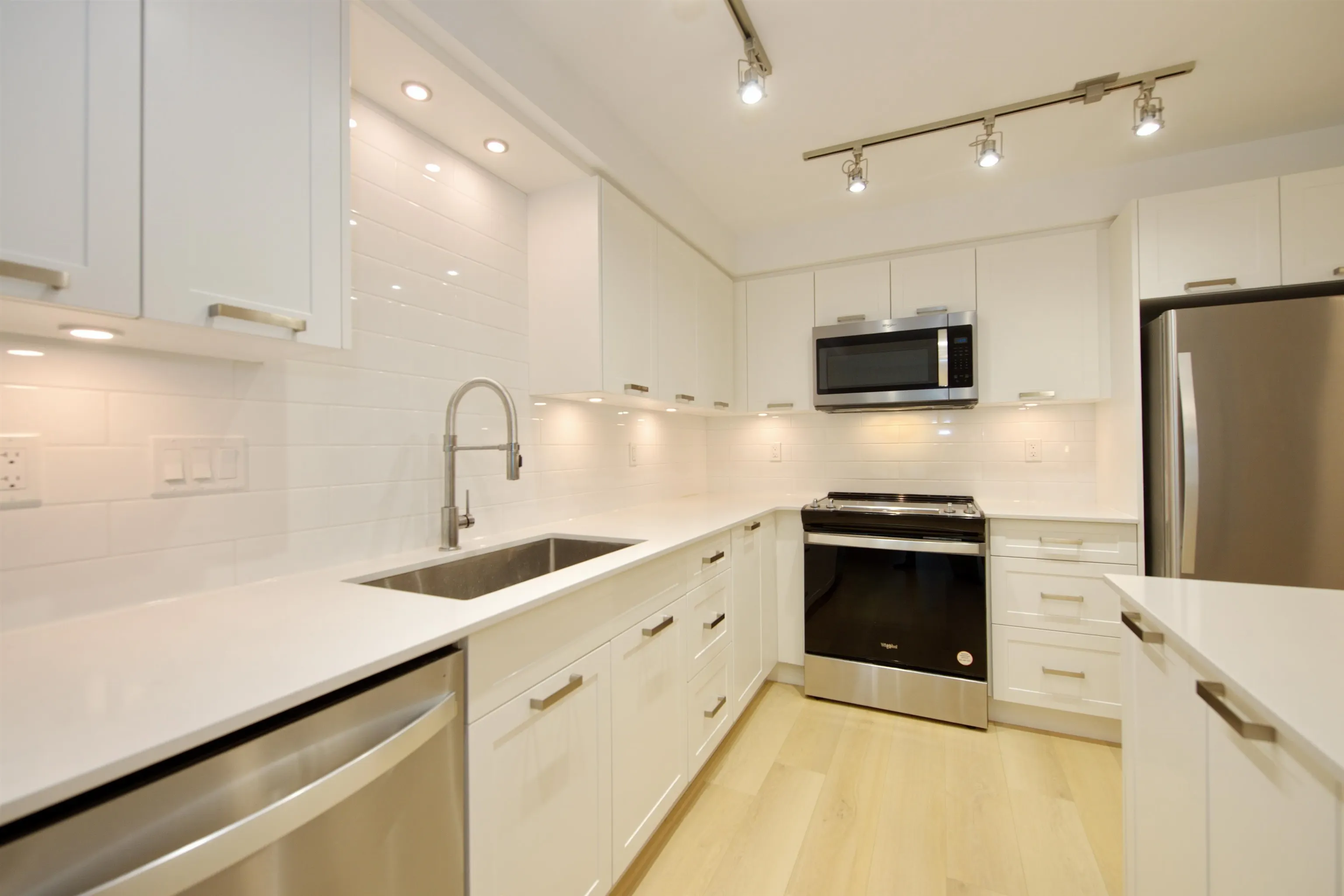 203 22562 121 Avenue