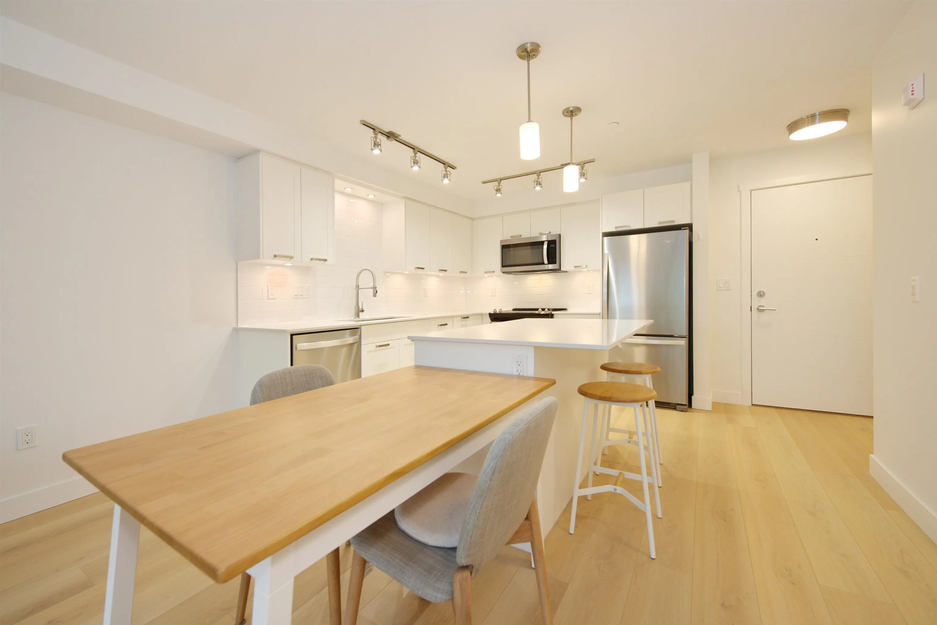 203 22562 121 Avenue