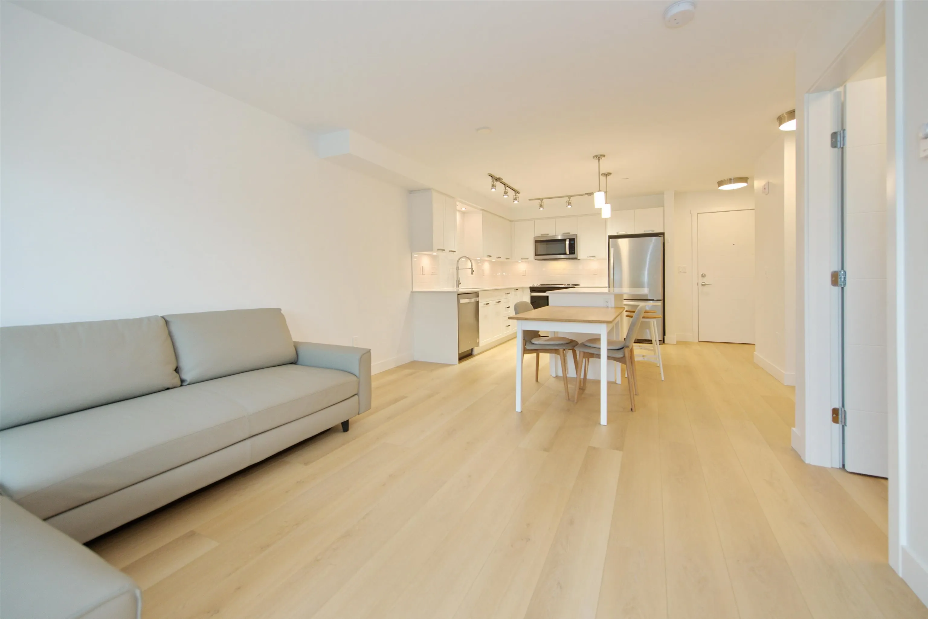 203 22562 121 Avenue