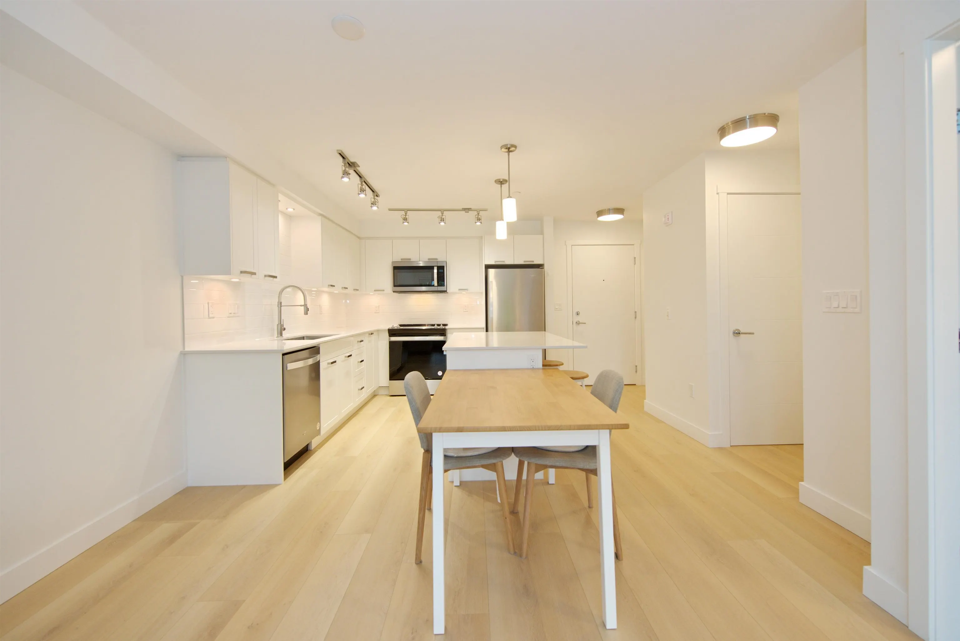 203 22562 121 Avenue