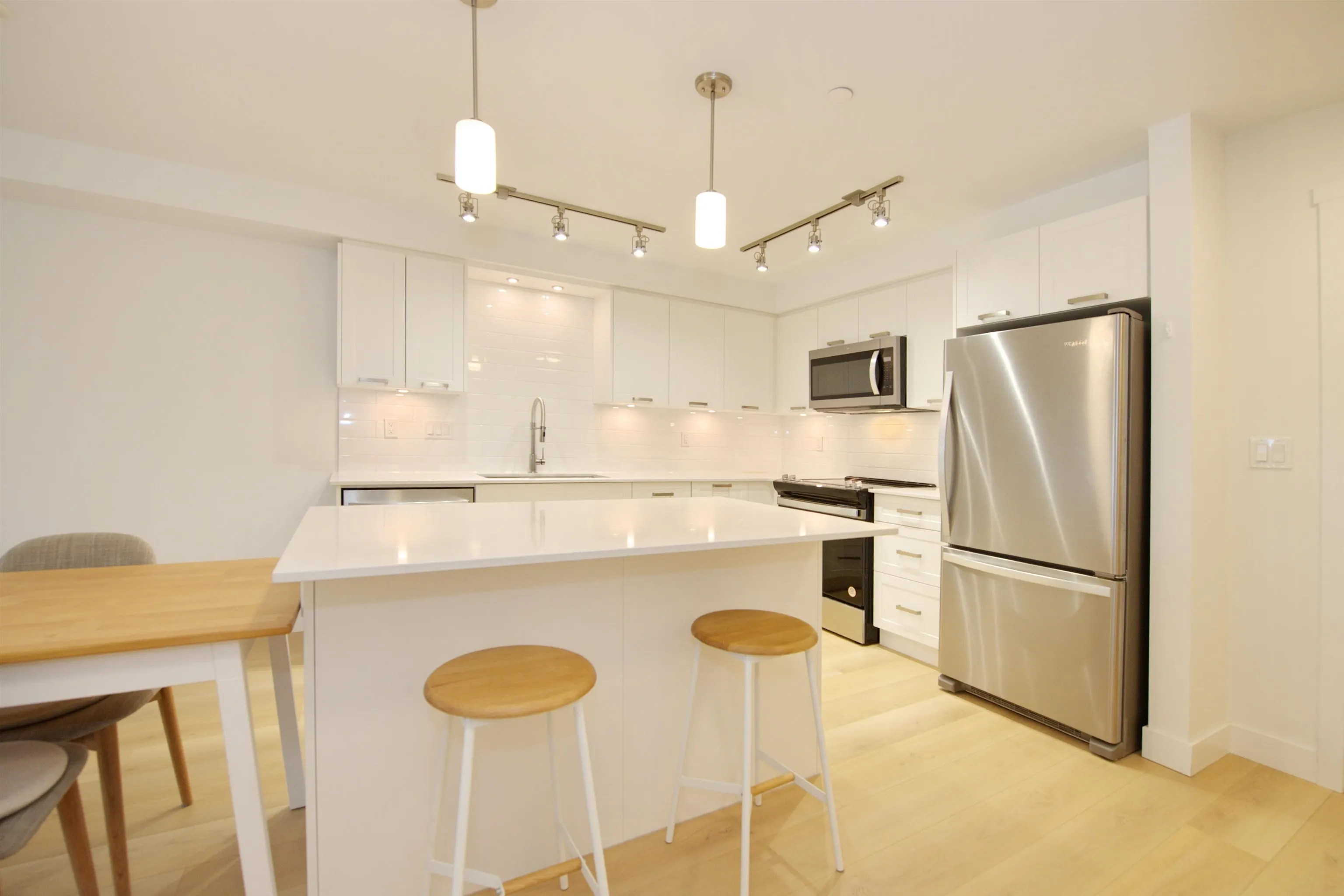 203 22562 121 Avenue