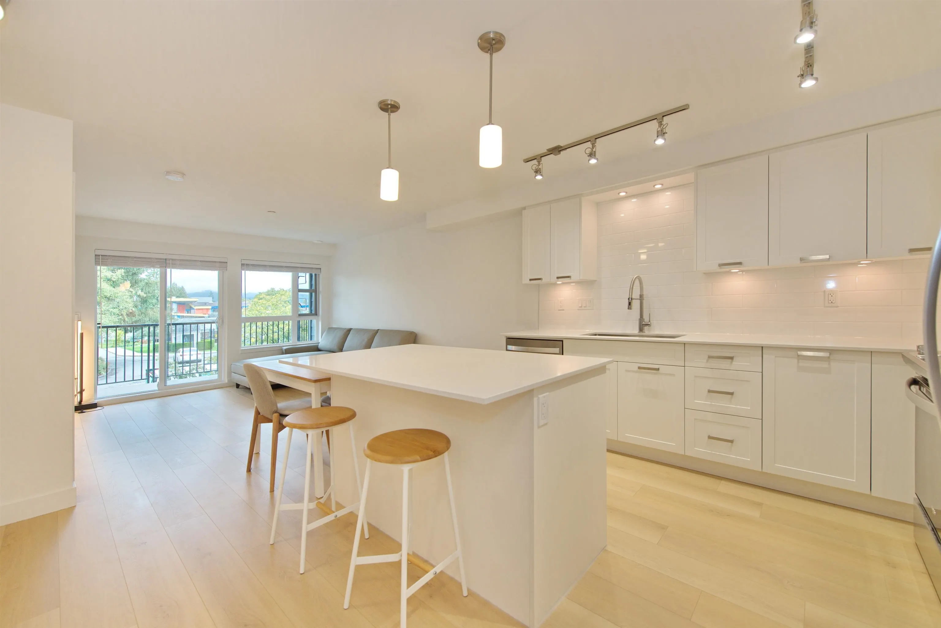 203 22562 121 Avenue