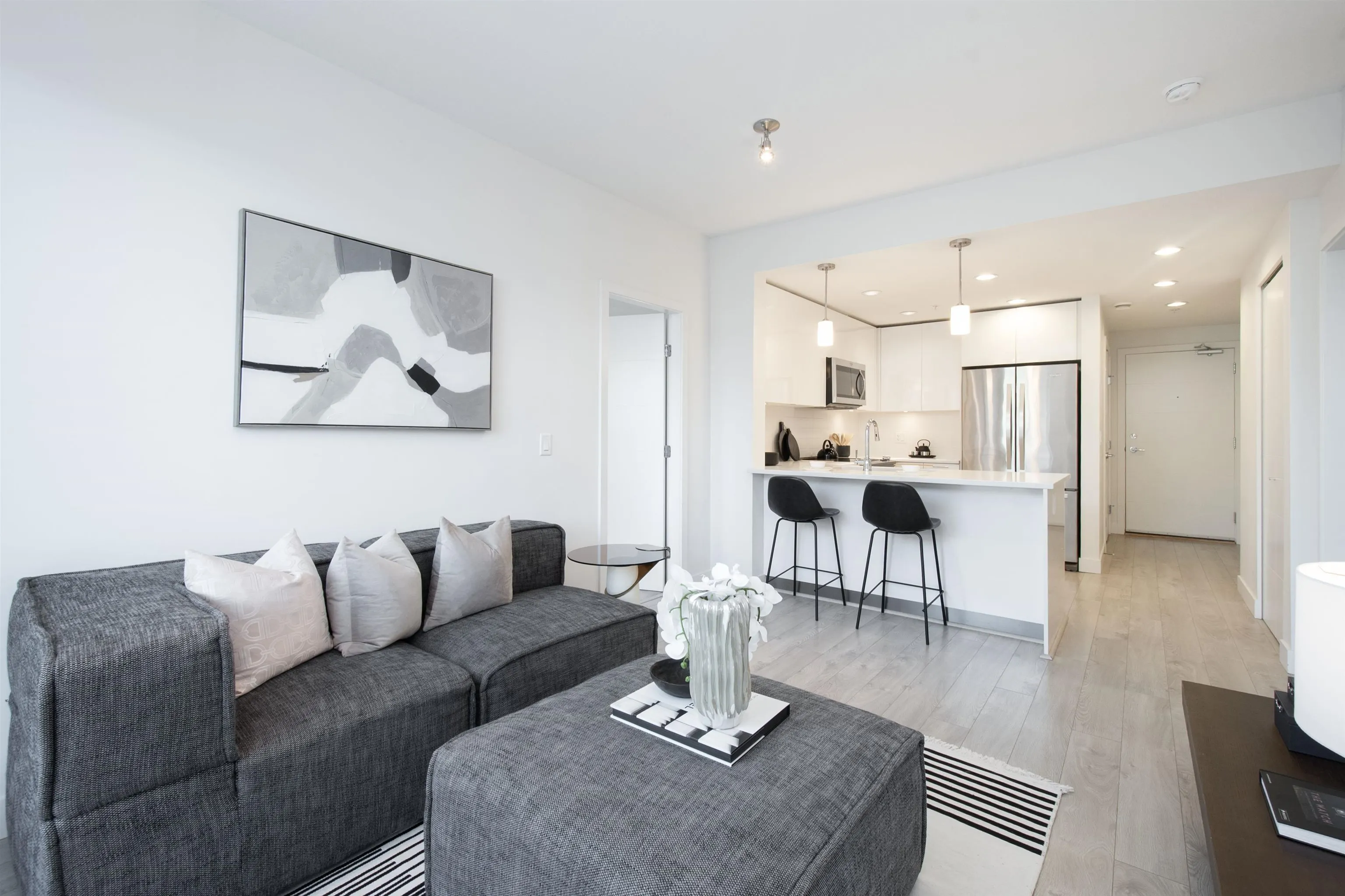 508 719 W 3rd Street