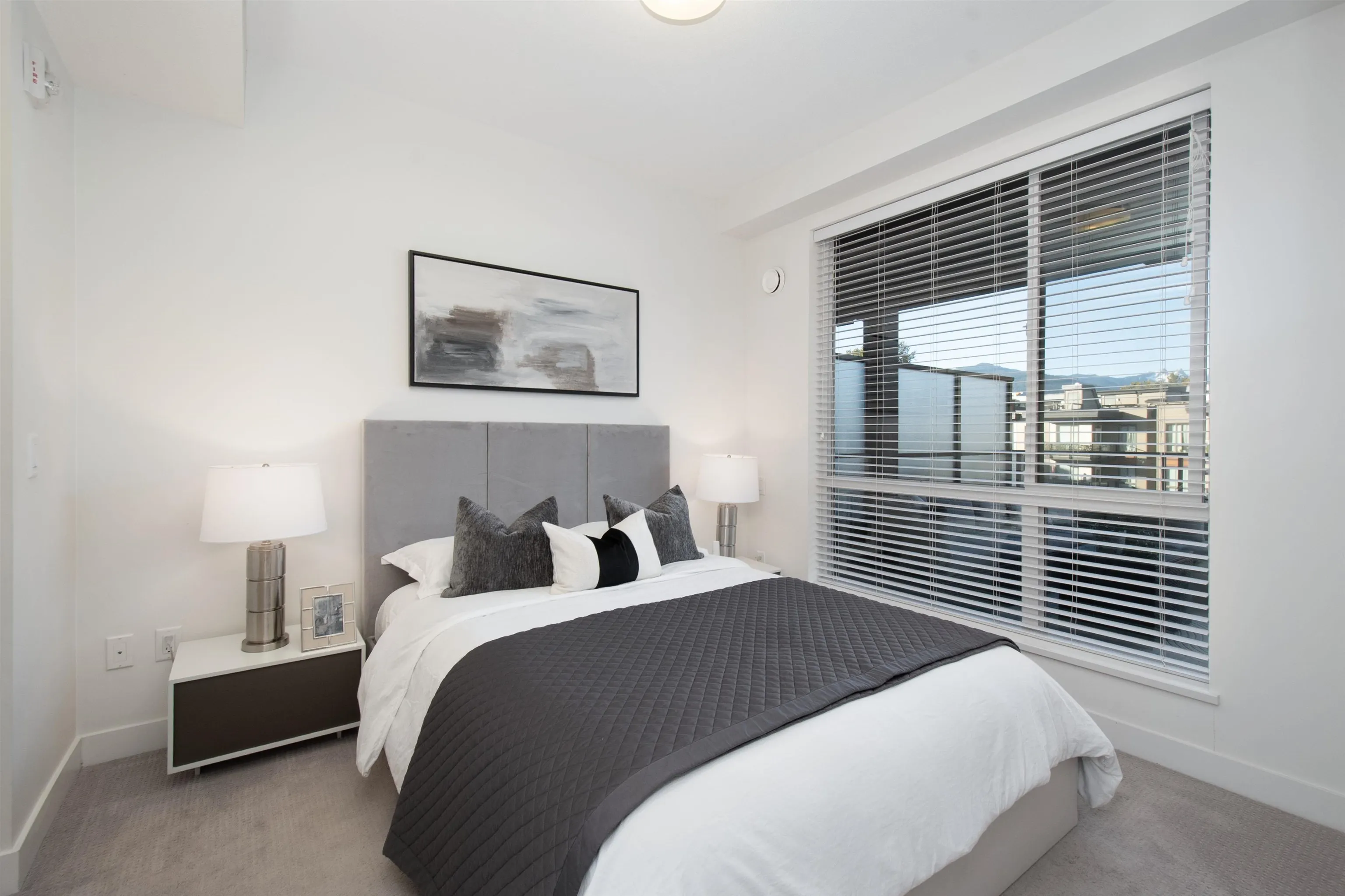 508 719 W 3rd Street